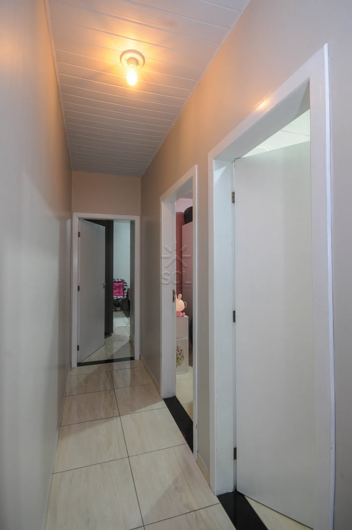 Casa à venda no Parque Ouro Verde em Foz do Iguaçu/PR - 66,22m², sistema fotovoltaico e cozinha planejada