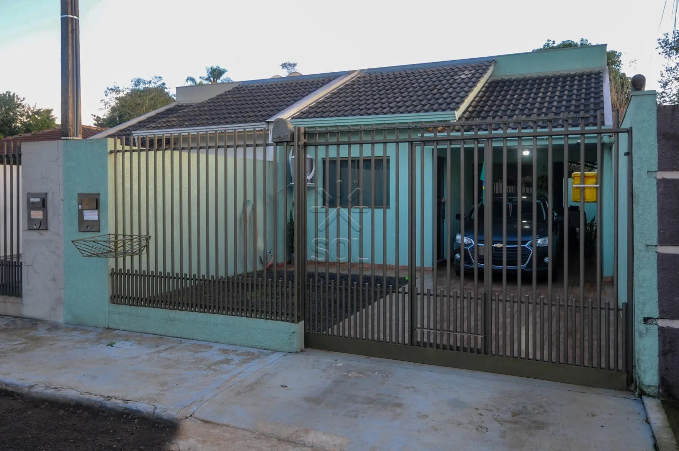 Casa à venda no Parque Ouro Verde em Foz do Iguaçu/PR - 66,22m², sistema fotovoltaico e cozinha planejada
