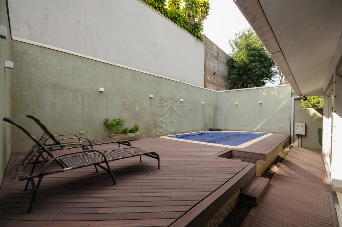 Sobrado de alto padrão à venda no Condomínio Country Iguaçu em Foz do Iguaçu/PR - 350m², piscina aquecida e 4 dormitórios