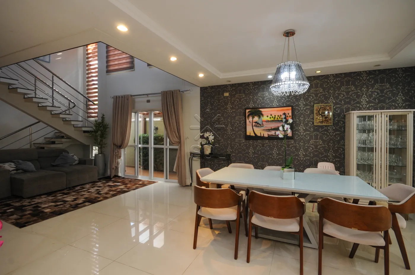 Sobrado de alto padrão à venda no Condomínio Country Iguaçu em Foz do Iguaçu/PR - 350m², piscina aquecida e 4 dormitórios