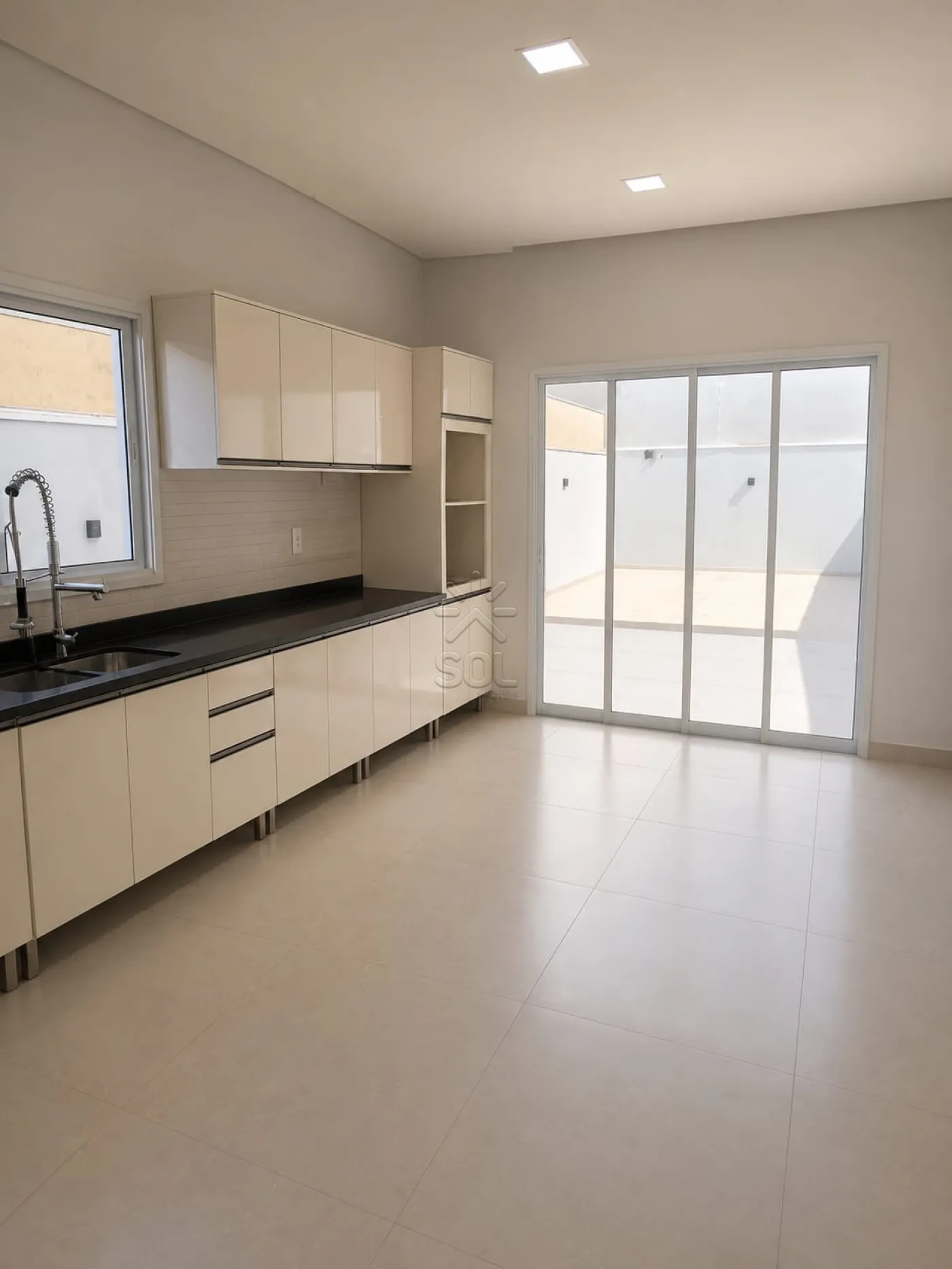 Casa semimobiliada para locação no Condomínio Villa Conscientia, Asa Norte - Foz do Iguaçu/PR