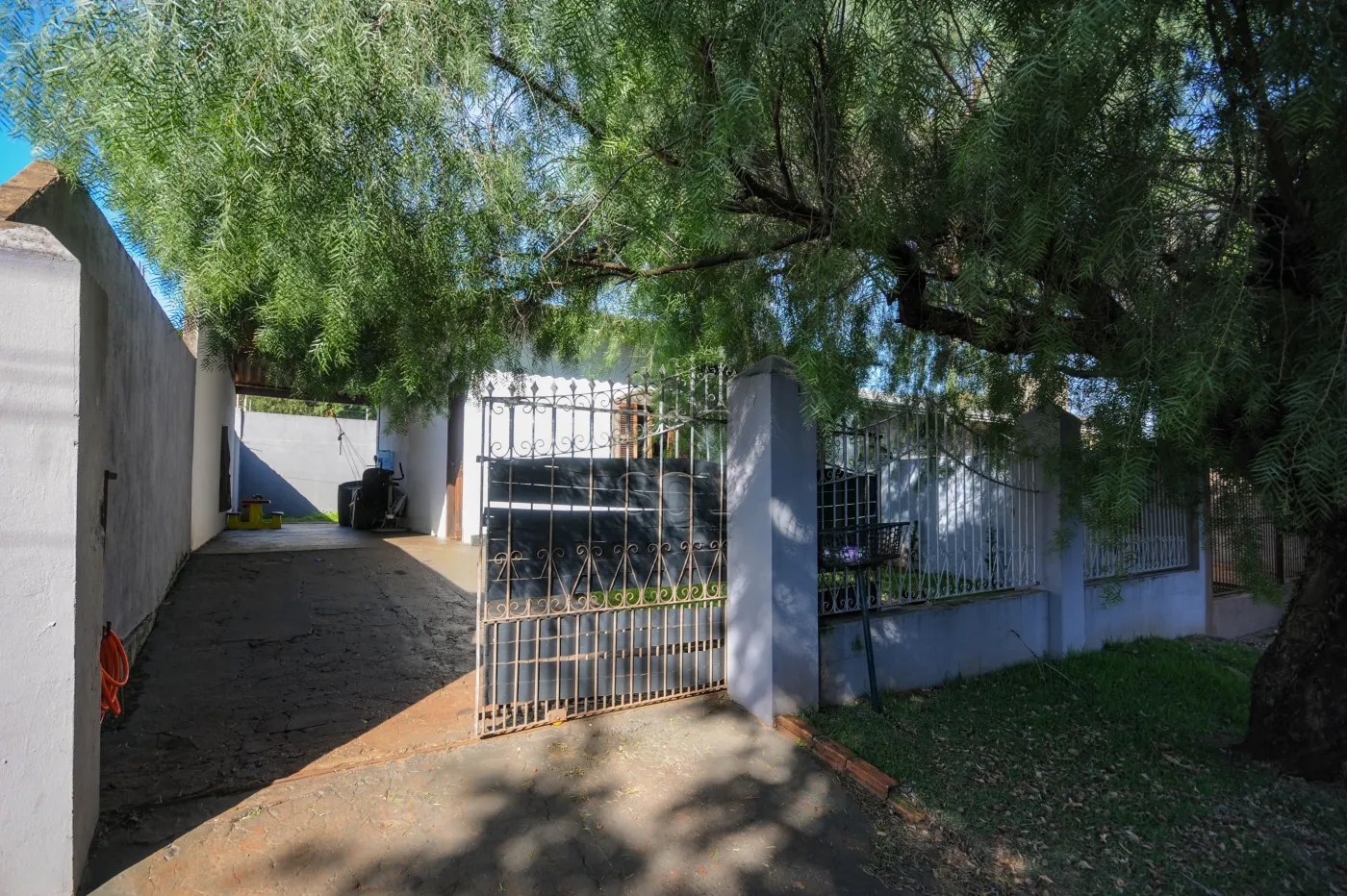 Casa à venda no Portal da Foz em Foz do Iguaçu/PR - Imóvel de esquina com 81m² e 2 quartos