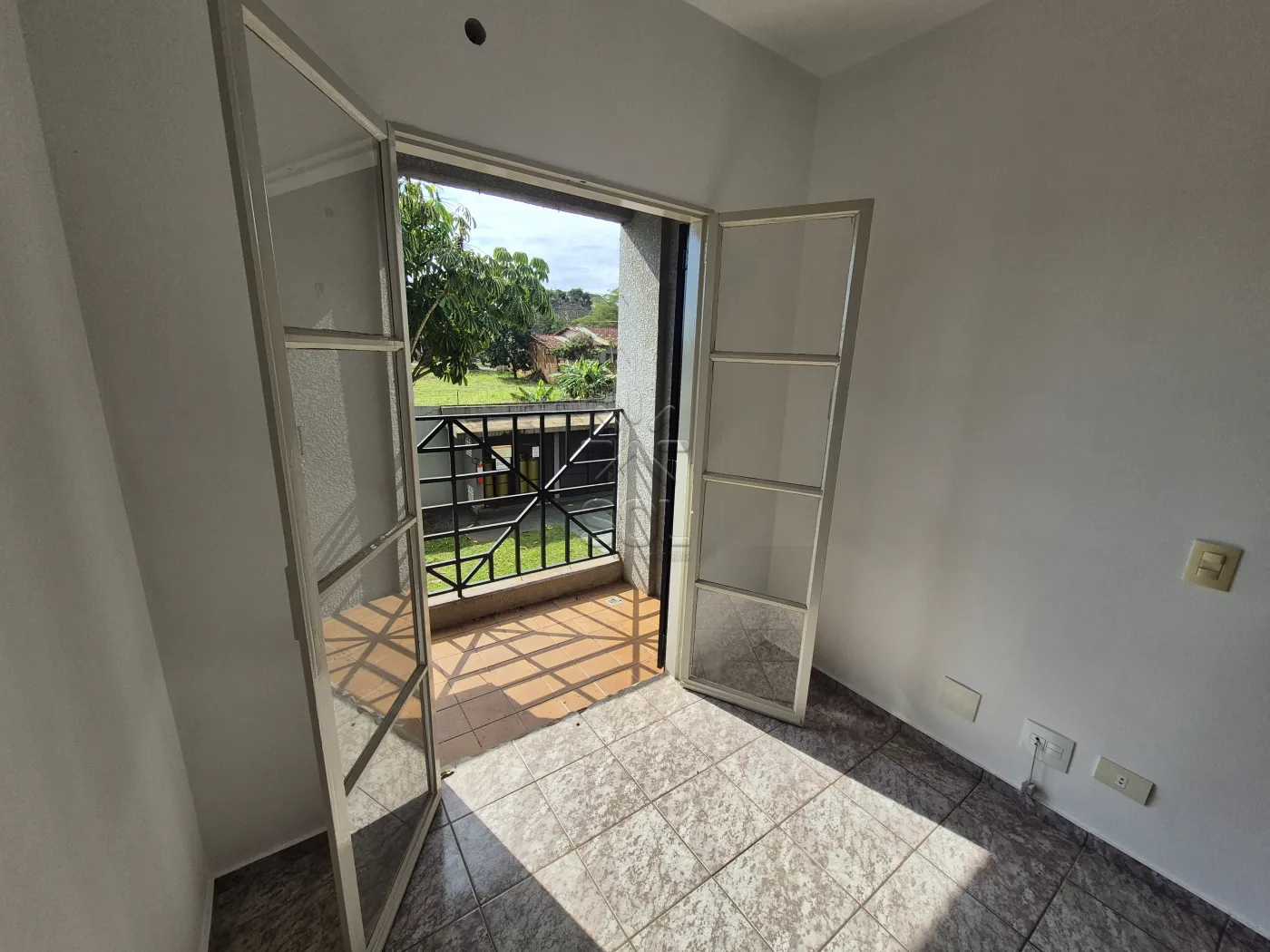 Apartamento à venda no Residencial Tarobá em Foz do Iguaçu/PR - 3 quartos, sendo 1 suíte, na Avenida João Paulo II