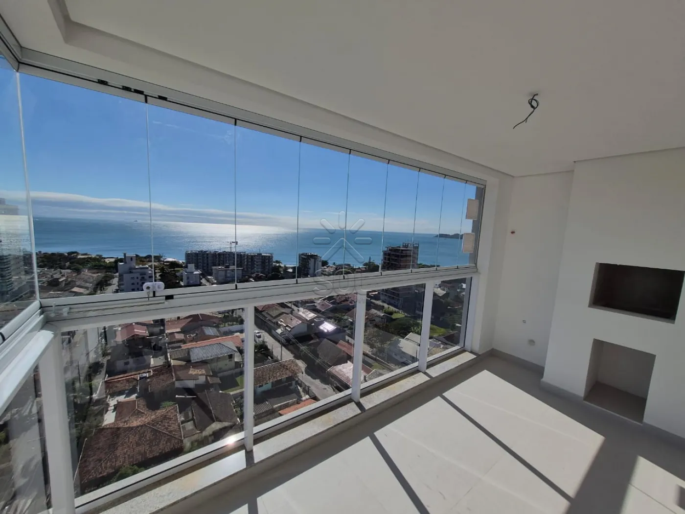 Apartamento de alto padrão à venda no Bersi Home Club em Penha/SC - 3 suítes, 105,50m² e a apenas 300 metros da praia
