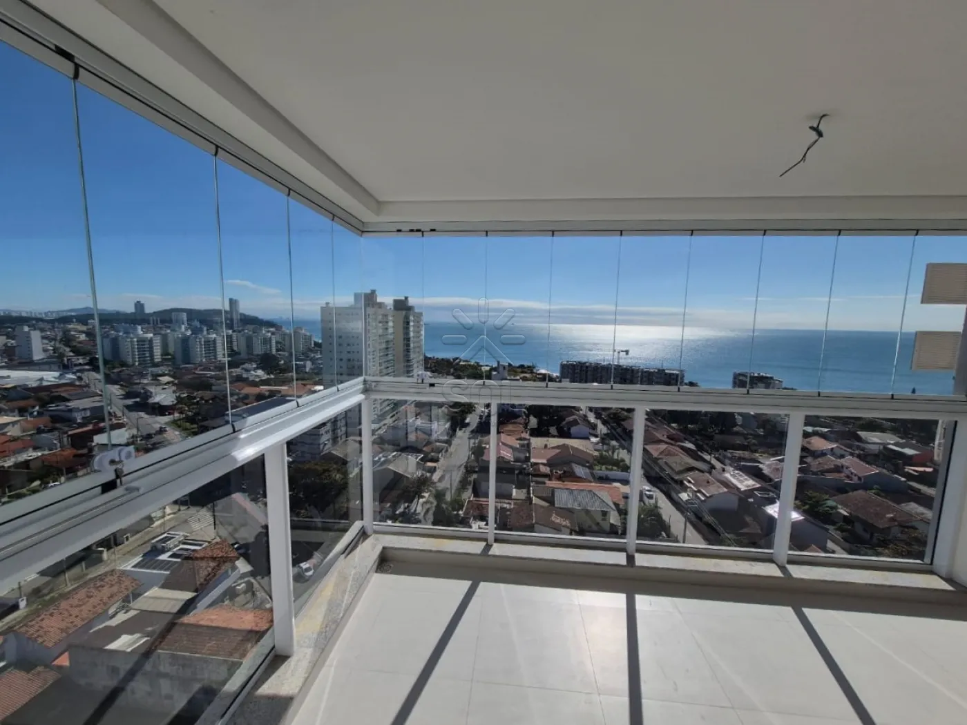 Apartamento de alto padrão à venda no Bersi Home Club em Penha/SC - 3 suítes, 105,50m² e a apenas 300 metros da praia