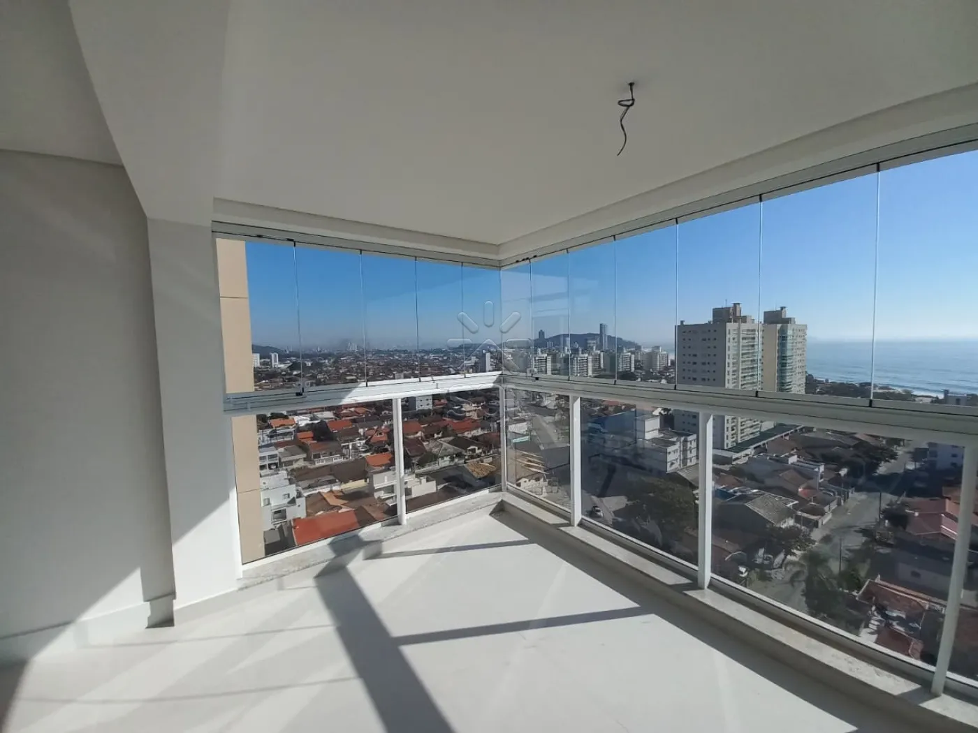 Apartamento de alto padrão à venda no Bersi Home Club em Penha/SC - 3 suítes, 105,50m² e a apenas 300 metros da praia