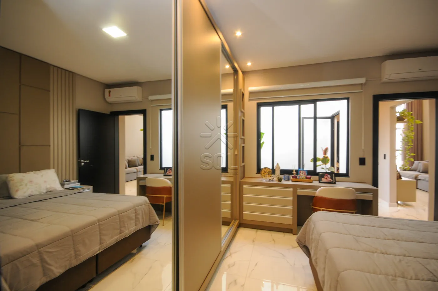 Casa semimobiliada à venda na Villa Floratta em Foz do Iguaçu/PR - 2 quartos, móveis planejados, energia solar e área gourmet