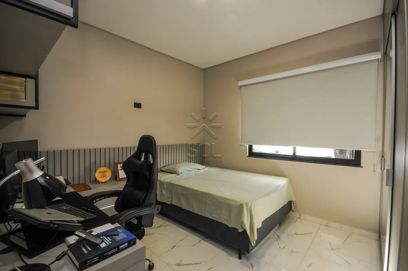 Casa semimobiliada à venda na Villa Floratta em Foz do Iguaçu/PR - 2 quartos, móveis planejados, energia solar e área gourmet