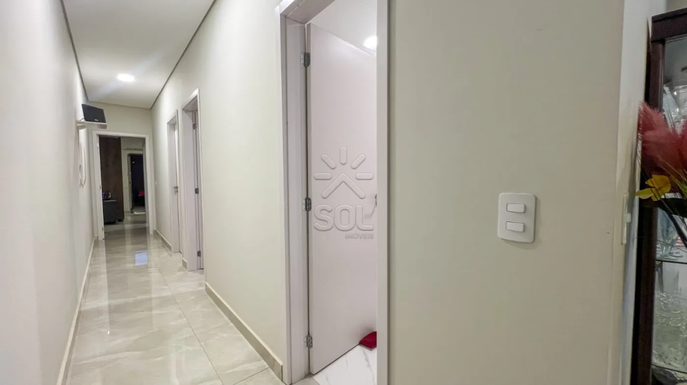 Casa à venda no Jardim Lancaster em Foz do Iguaçu/PR - 3 quartos, sendo suíte, energia solar e área gourmet