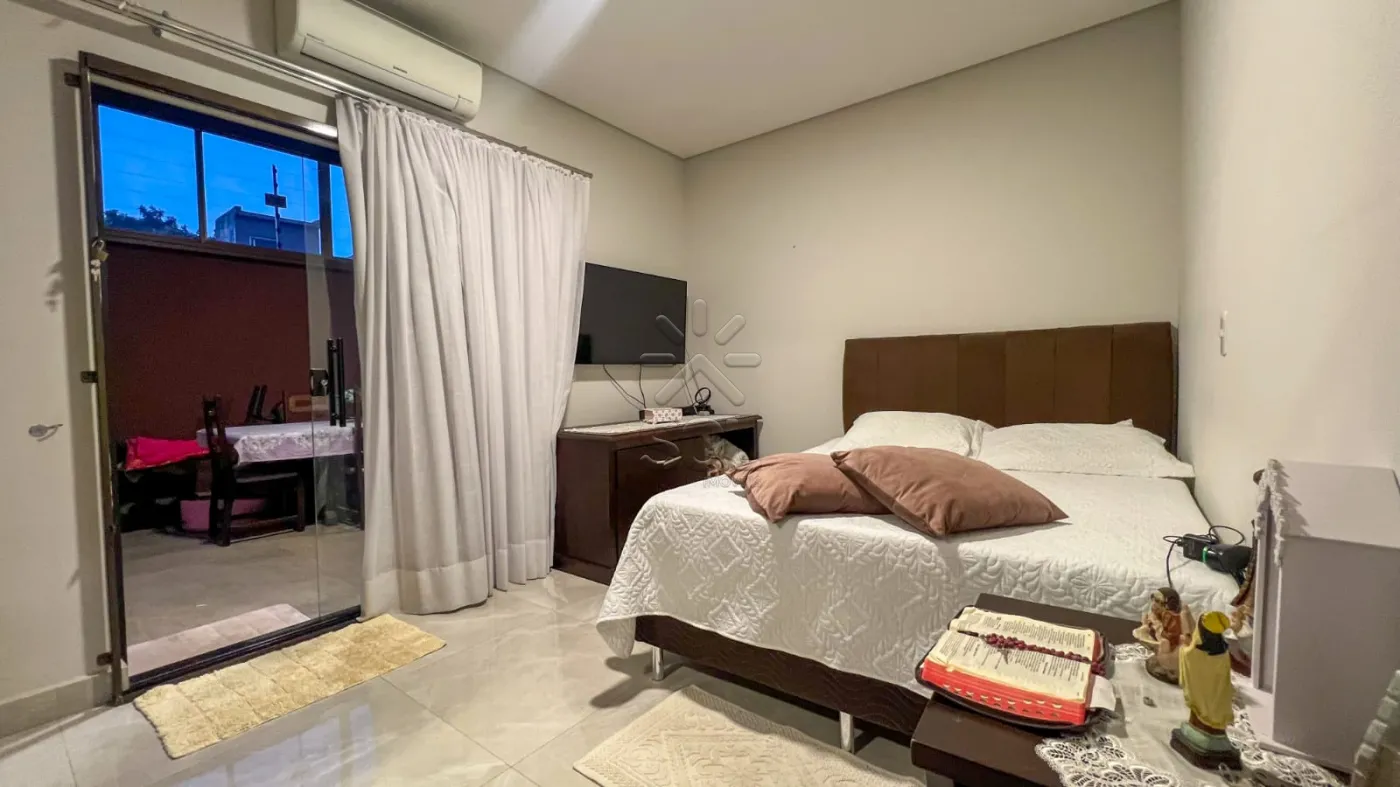 Casa à venda no Jardim Lancaster em Foz do Iguaçu/PR - 3 quartos, sendo suíte, energia solar e área gourmet