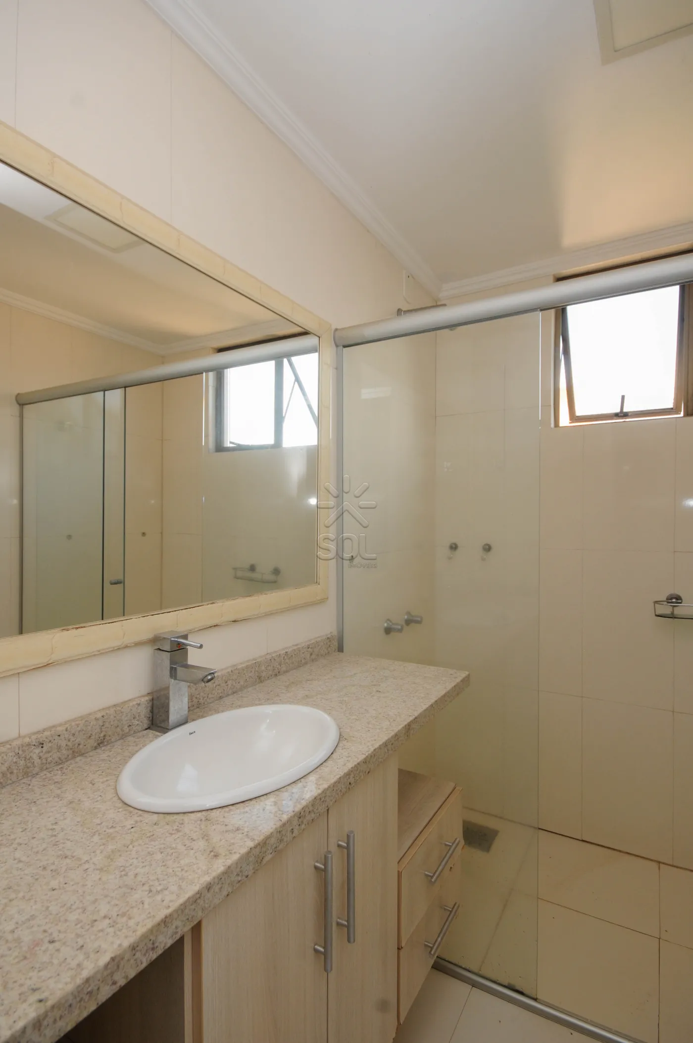 Apartamento à venda no Edifício Monte Carlo no Centro de Foz do Iguaçu/PR - 105,68m², 3 quartos e localização privilegiada