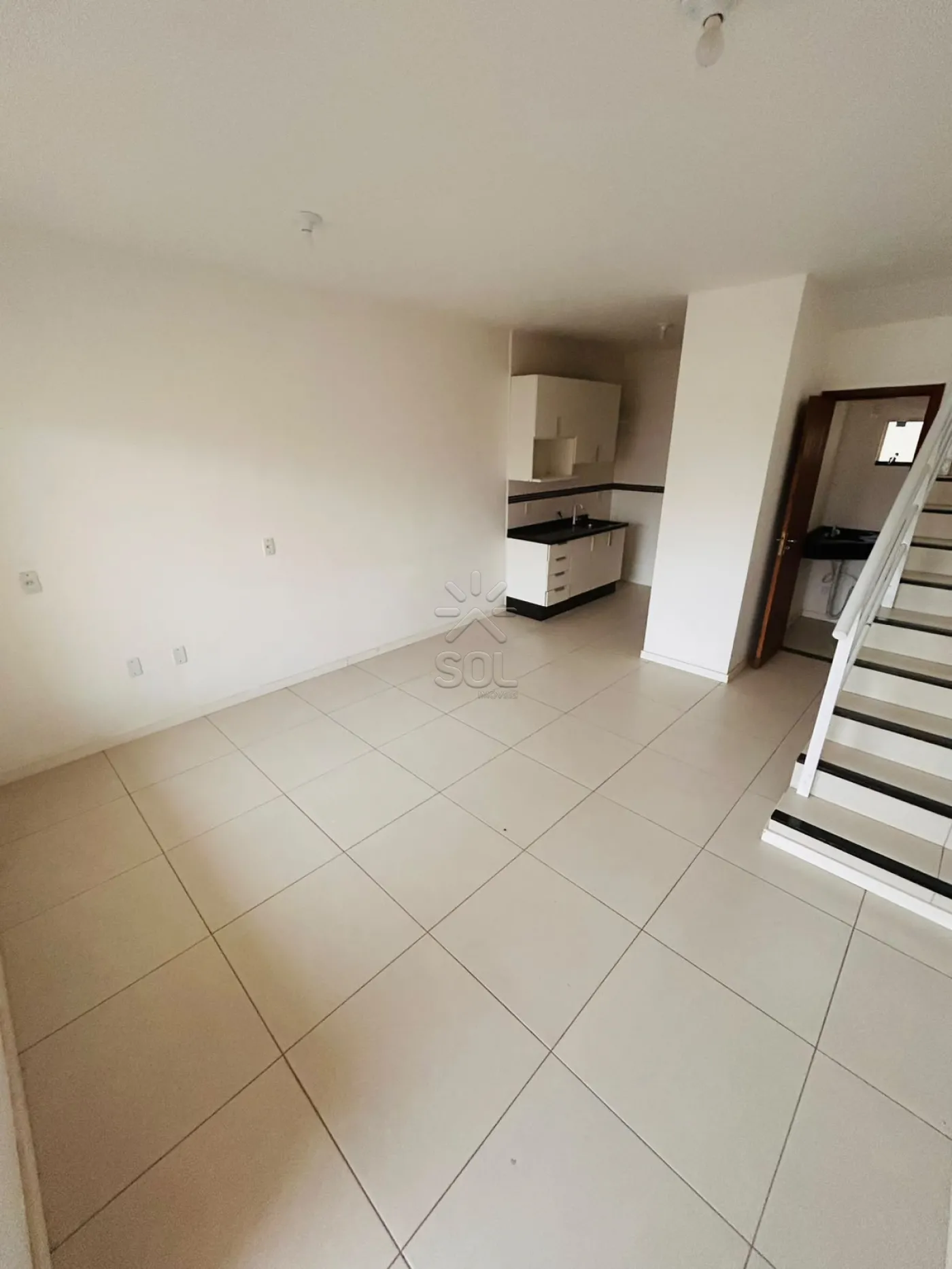 Sobrado para locação em condomínio fechado no bairro Itacolomi, Balneário Piçarras/SC - 82,75m² | 2 quartos