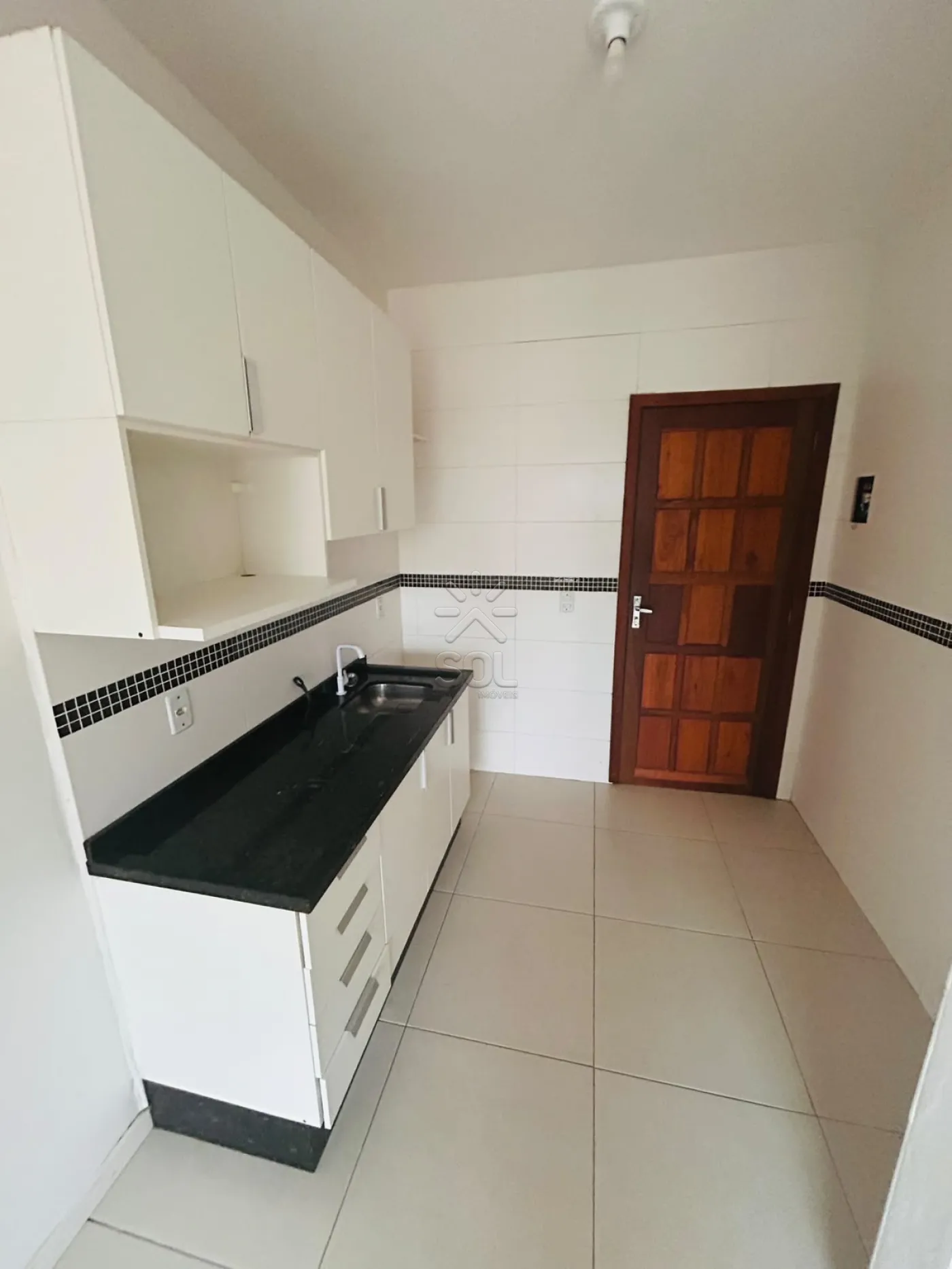 Sobrado para locação em condomínio fechado no bairro Itacolomi, Balneário Piçarras/SC - 82,75m² | 2 quartos