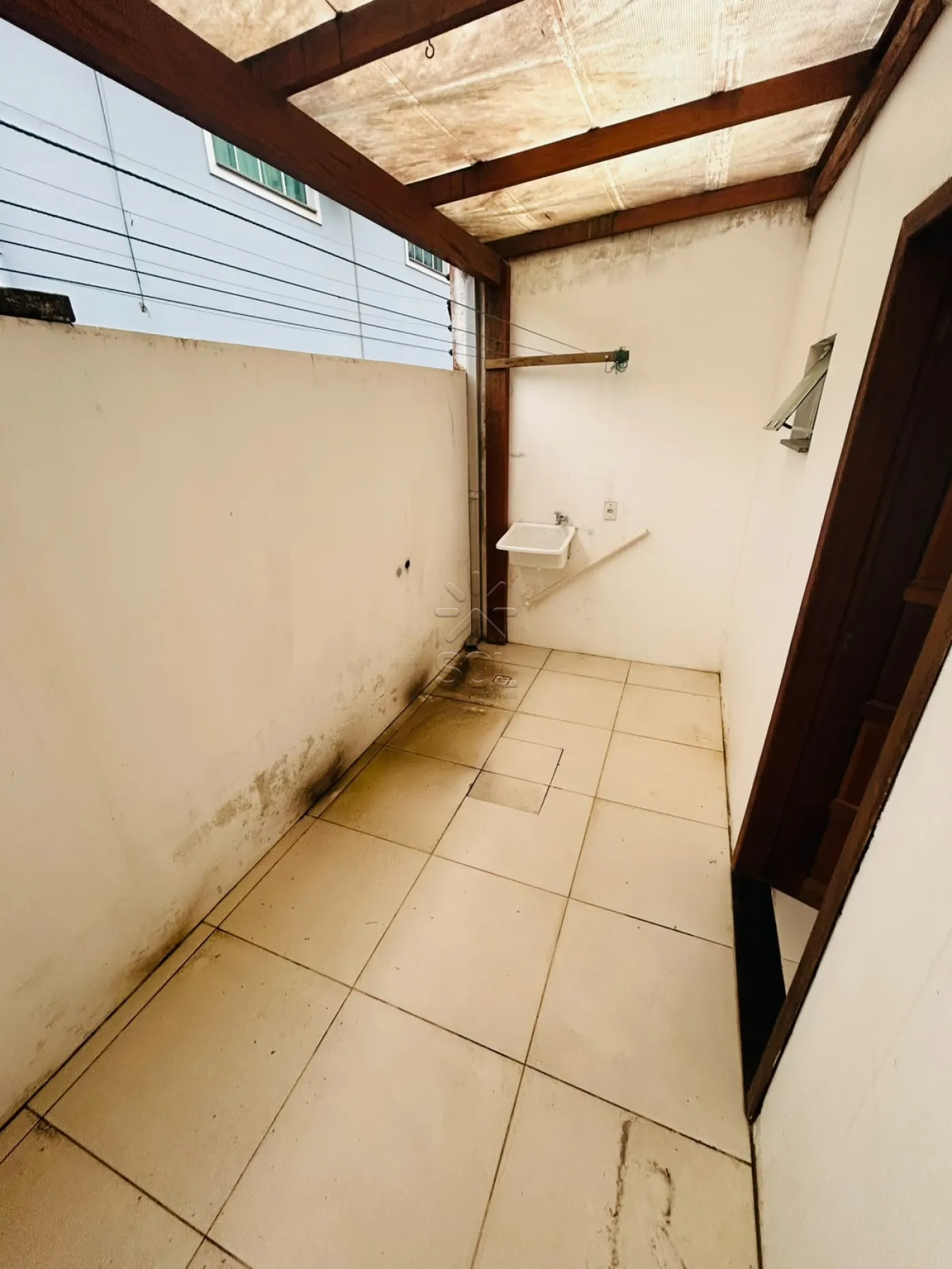 Sobrado para locação em condomínio fechado no bairro Itacolomi, Balneário Piçarras/SC - 82,75m² | 2 quartos