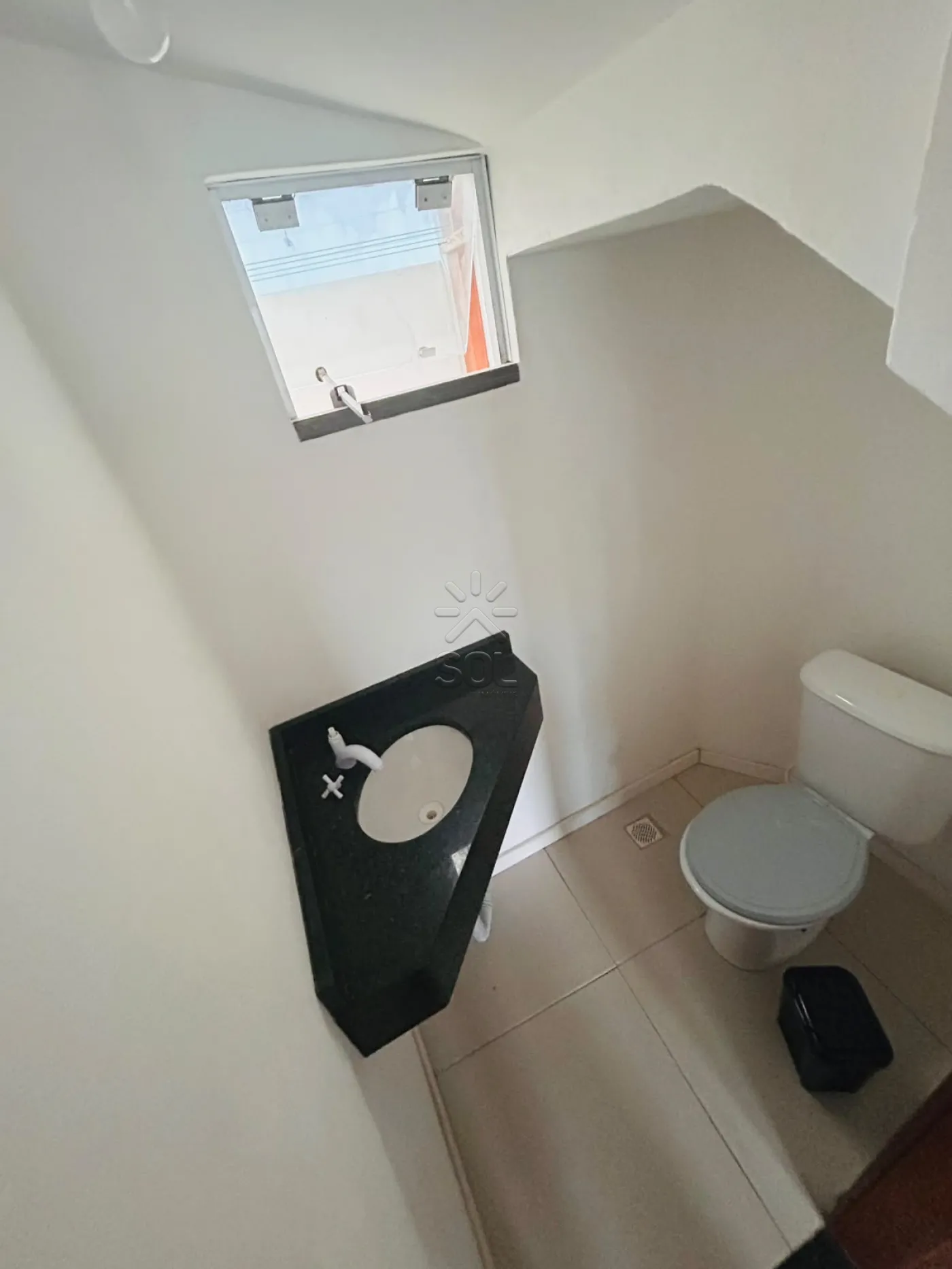 Sobrado para locação em condomínio fechado no bairro Itacolomi, Balneário Piçarras/SC - 82,75m² | 2 quartos