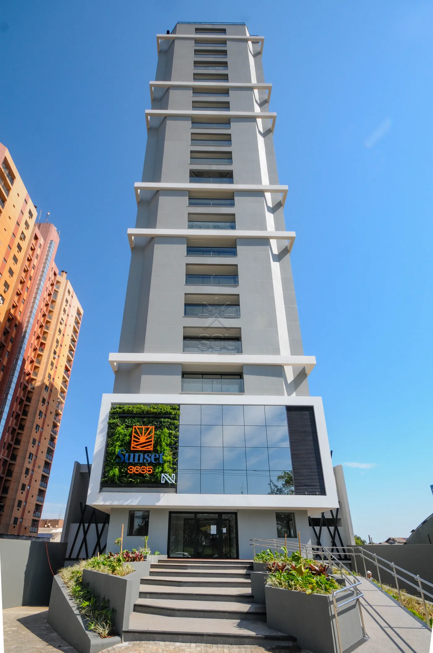 Apartamento semimobiliado para locação, Edifício Sunset 3635 - Foz do Iguaçu/PR