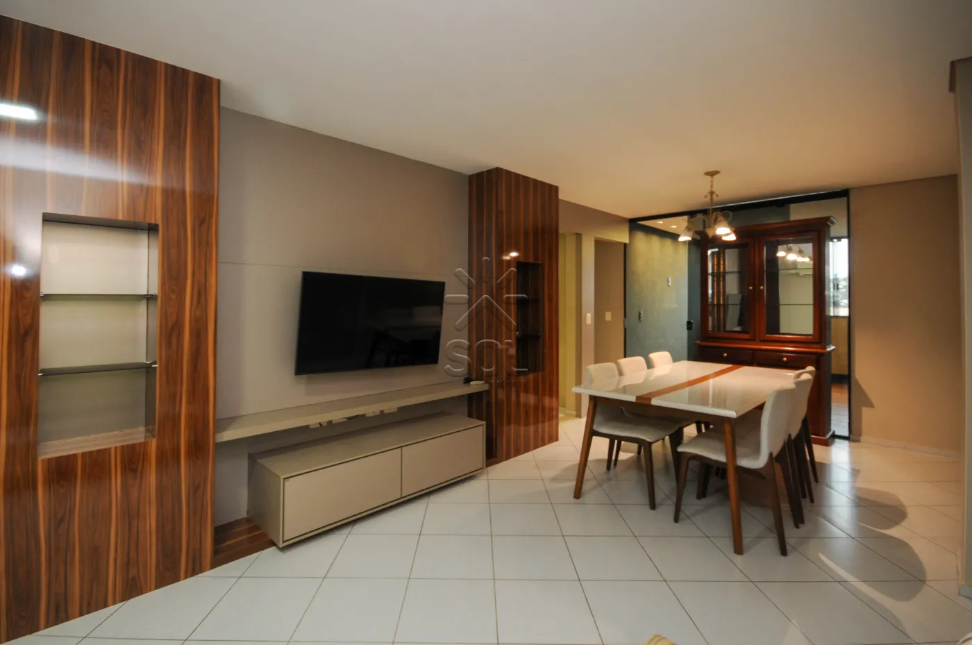 Apartamento semimobiliado à venda no Edifício Viena, Centro de Foz do Iguaçu/PR - 102,22m² | 3 quartos | 2 vagas