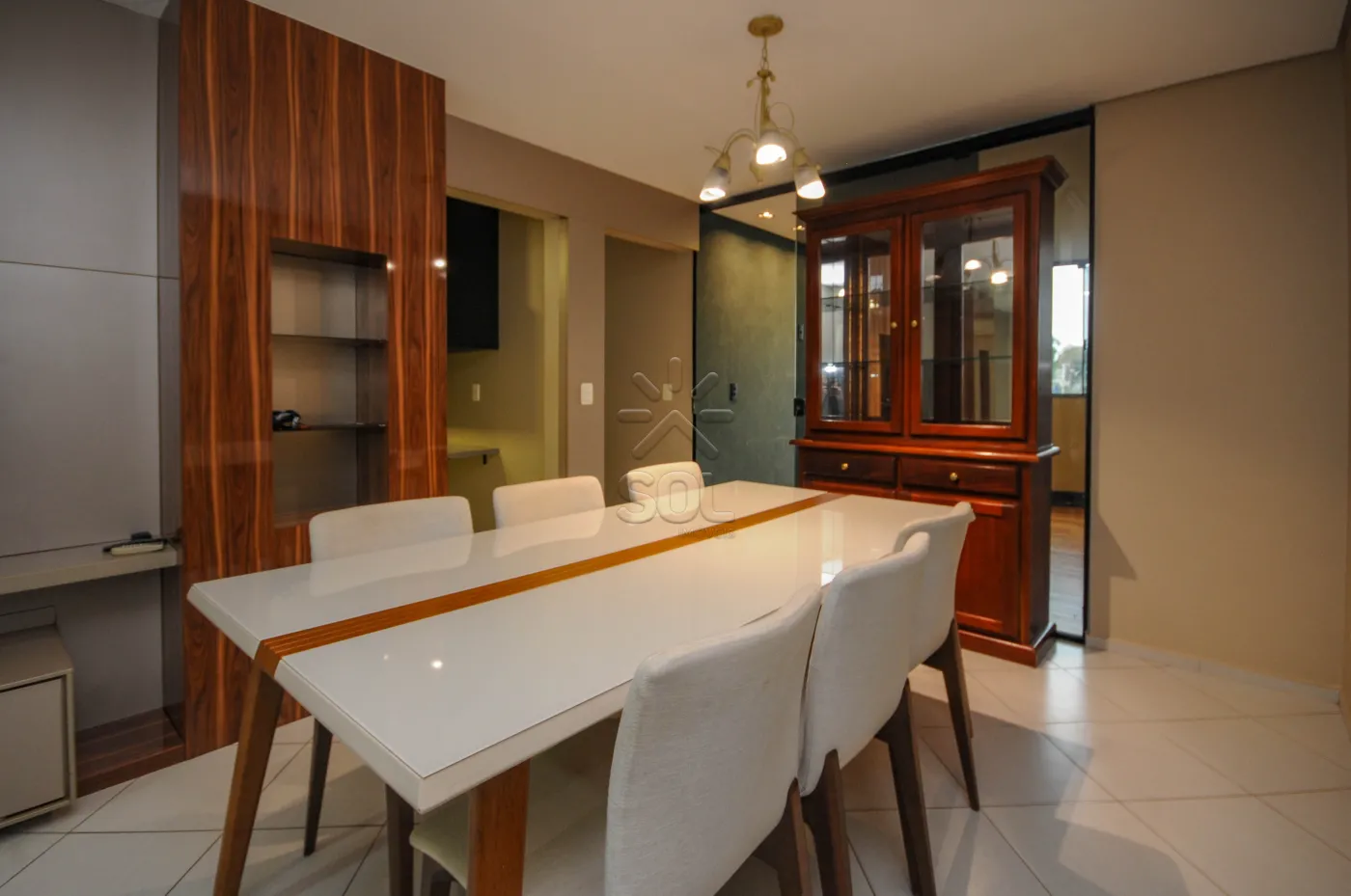 Apartamento semimobiliado à venda no Edifício Viena, Centro de Foz do Iguaçu/PR - 102,22m² | 3 quartos | 2 vagas