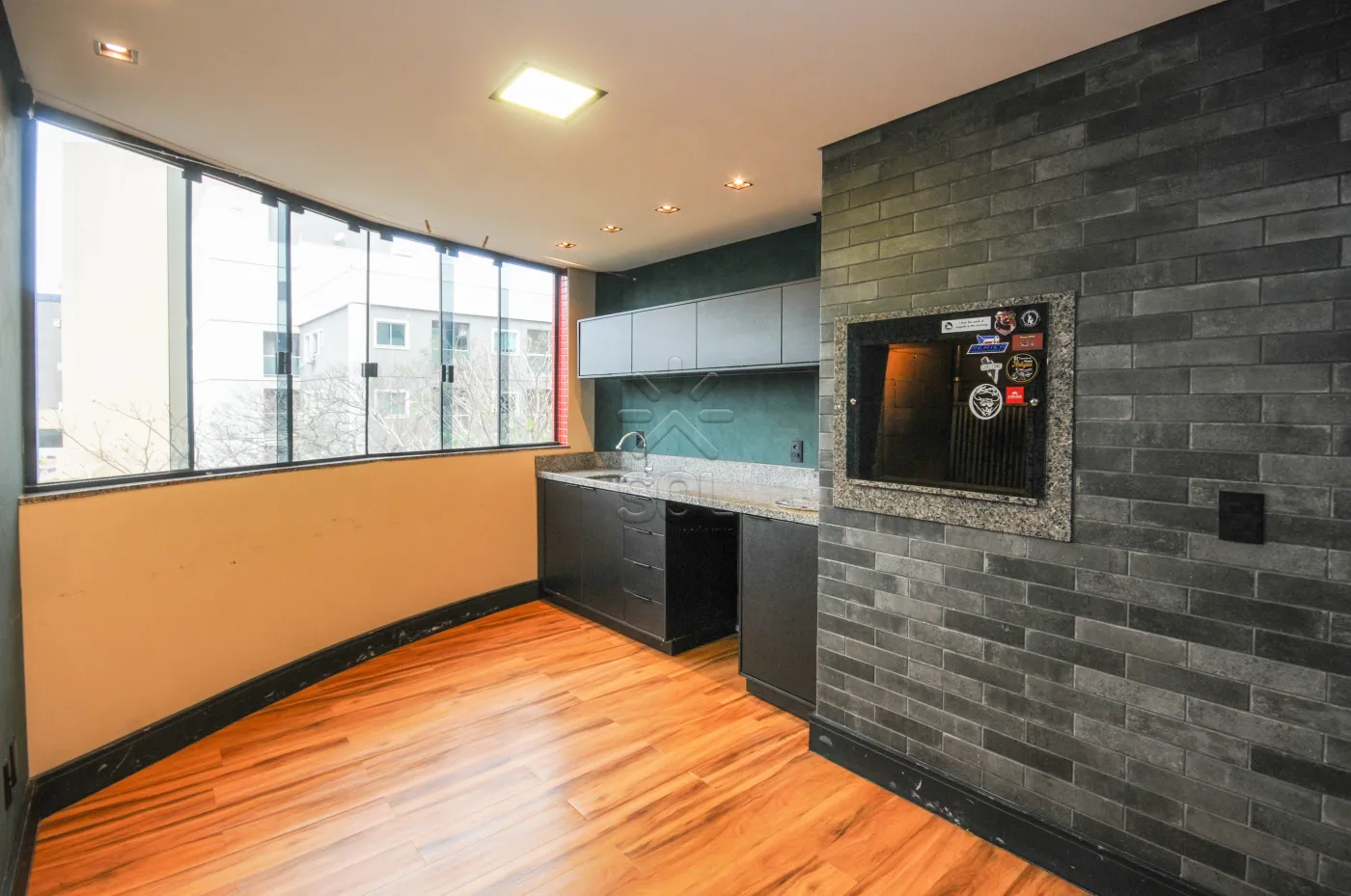 Apartamento semimobiliado à venda no Edifício Viena, Centro de Foz do Iguaçu/PR - 102,22m² | 3 quartos | 2 vagas