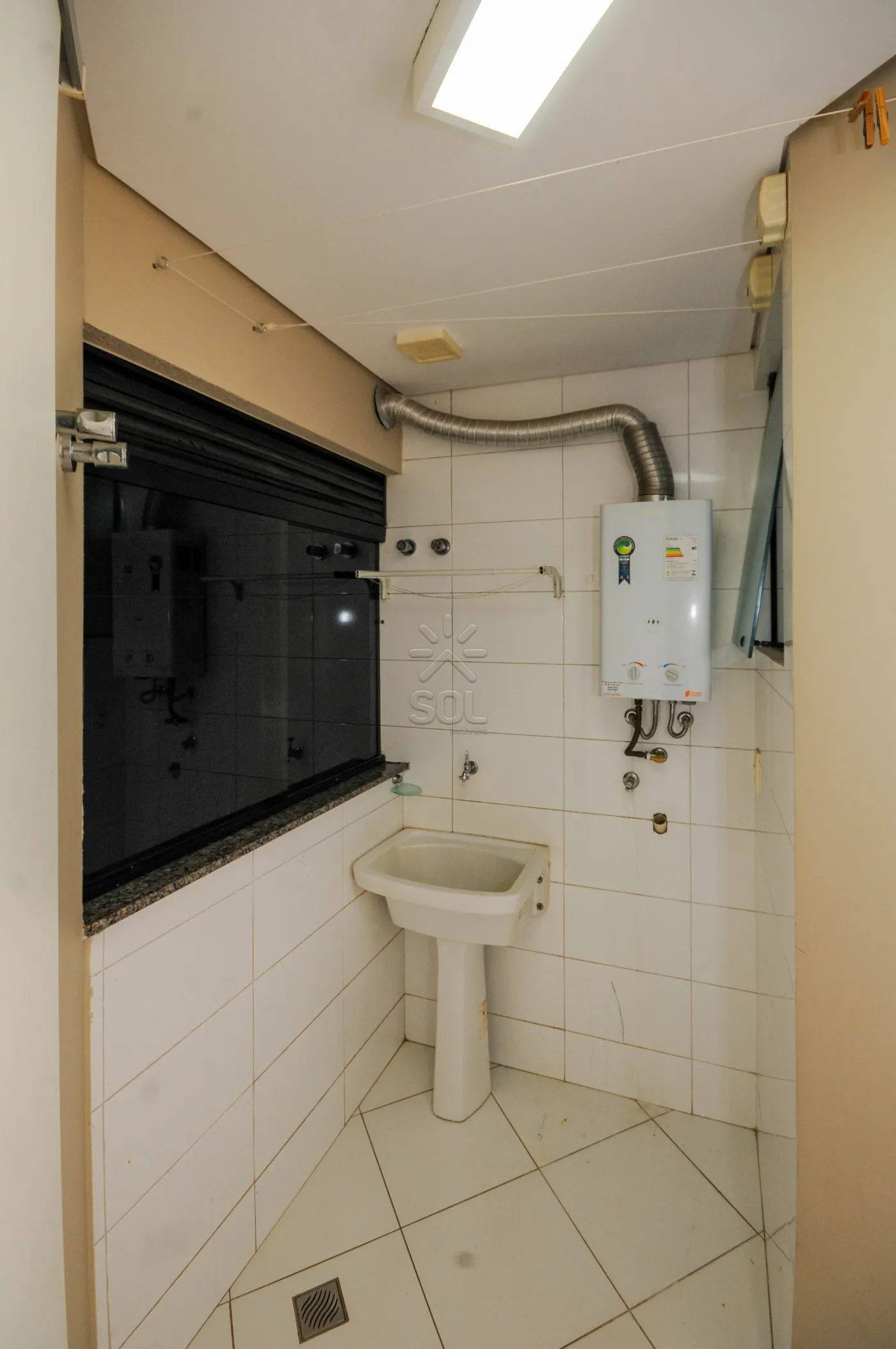 Apartamento semimobiliado à venda no Edifício Viena, Centro de Foz do Iguaçu/PR - 102,22m² | 3 quartos | 2 vagas