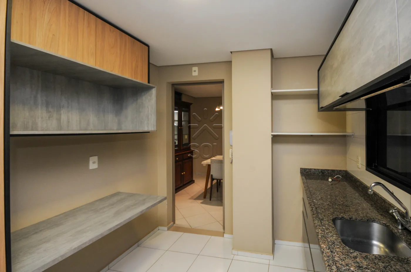 Apartamento semimobiliado à venda no Edifício Viena, Centro de Foz do Iguaçu/PR - 102,22m² | 3 quartos | 2 vagas