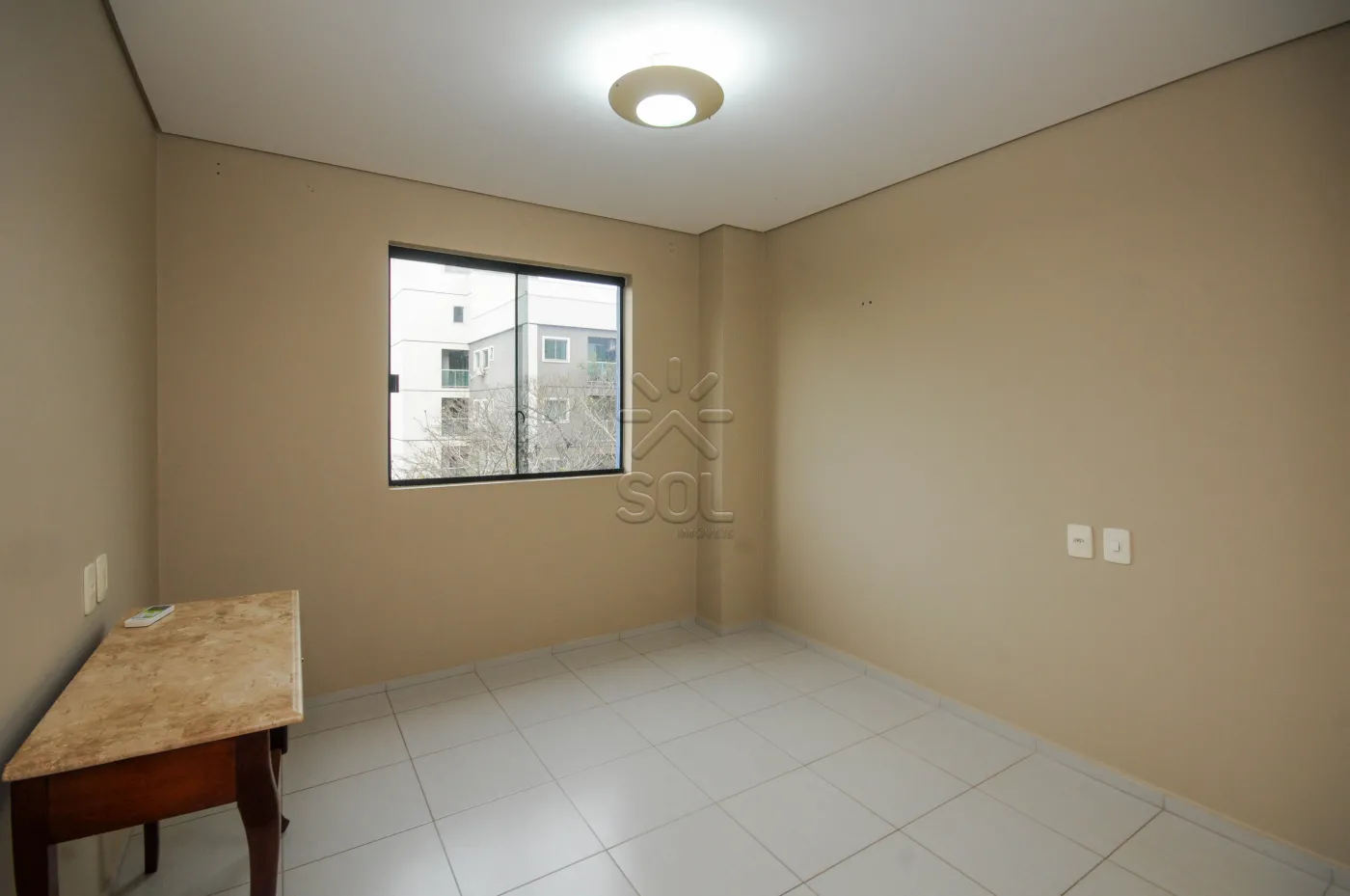 Apartamento semimobiliado à venda no Edifício Viena, Centro de Foz do Iguaçu/PR - 102,22m² | 3 quartos | 2 vagas