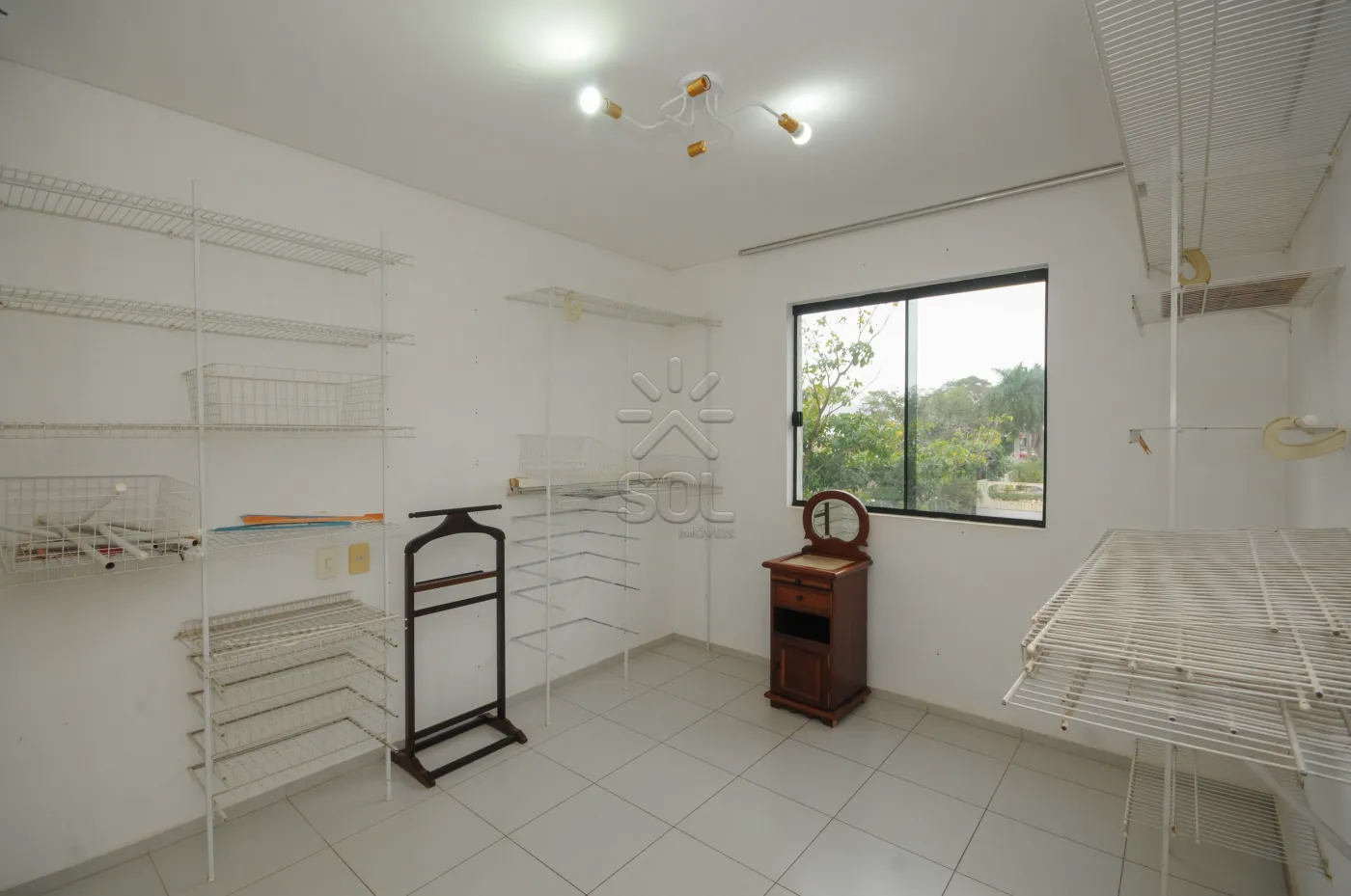 Apartamento semimobiliado à venda no Edifício Viena, Centro de Foz do Iguaçu/PR - 102,22m² | 3 quartos | 2 vagas