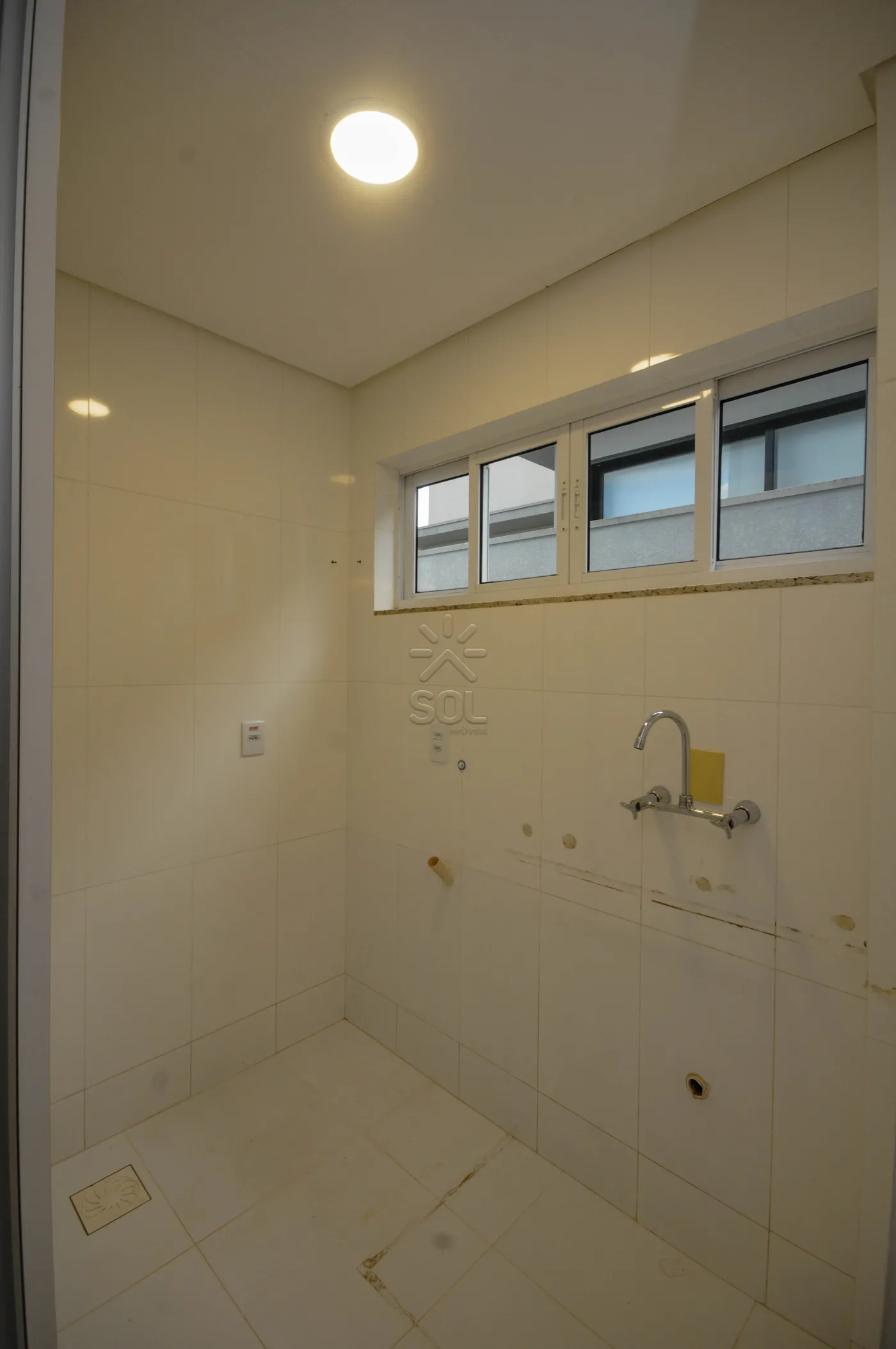 Sobrado de alto padrão à venda no Condomínio Terras Alpha II, em Foz do Iguaçu/PR - 290m² | Piscina | Energia fotovoltaica