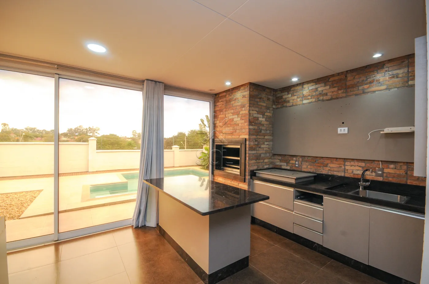Sobrado de alto padrão à venda no Condomínio Terras Alpha II, em Foz do Iguaçu/PR - 290m² | Piscina | Energia fotovoltaica