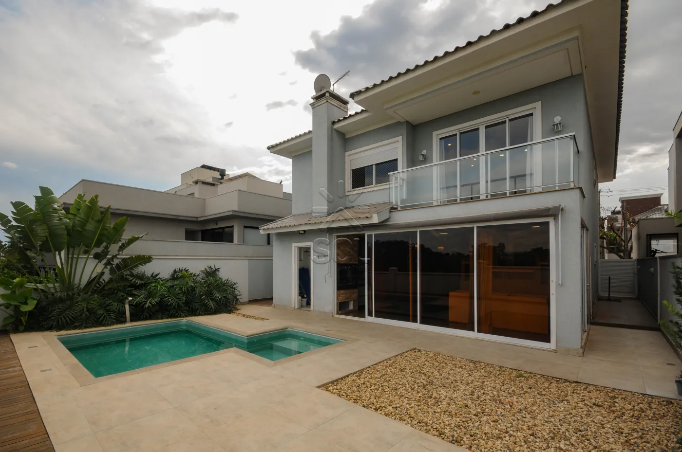 Sobrado de alto padrão à venda no Condomínio Terras Alpha II, em Foz do Iguaçu/PR - 290m² | Piscina | Energia fotovoltaica