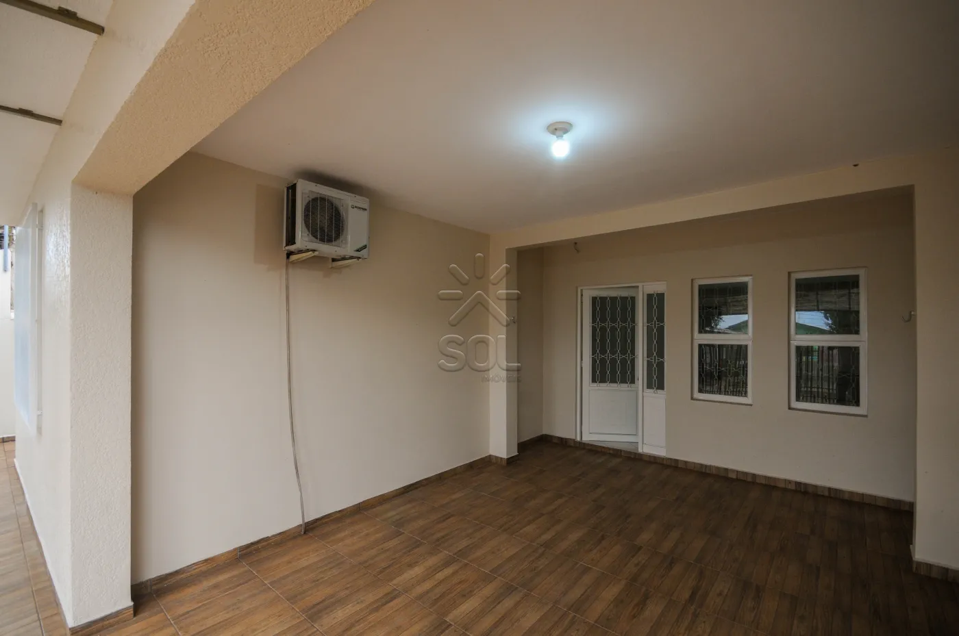 Casa à venda no Jardim Curitibano, em Foz do Iguaçu/PR - 118,82m² | 3 quartos | 220m² de terreno