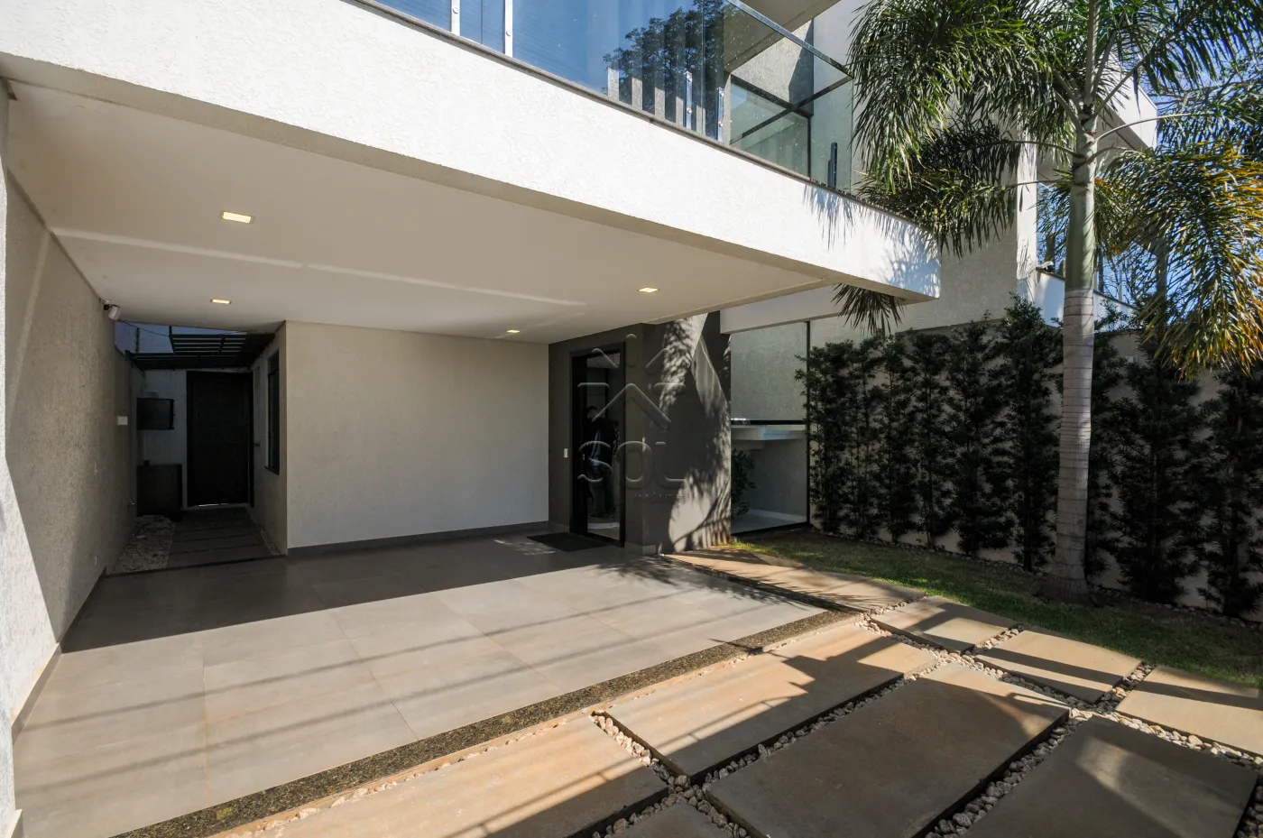Sobrado totalmente mobiliado à venda no Jardim Lancaster, em Foz do Iguaçu/PR - 298m² | 3 quartos | Piscina