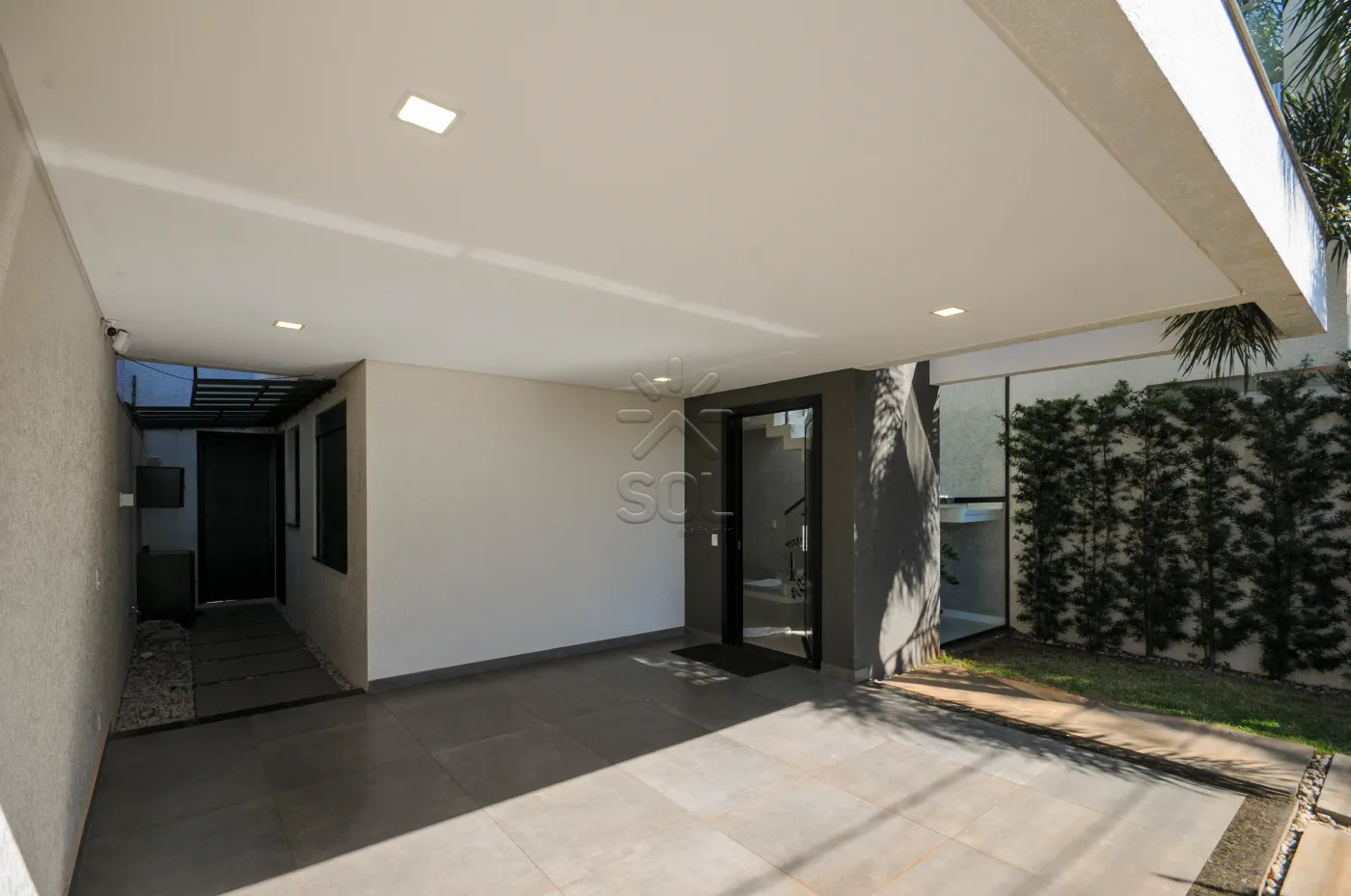 Sobrado totalmente mobiliado à venda no Jardim Lancaster, em Foz do Iguaçu/PR - 298m² | 3 quartos | Piscina