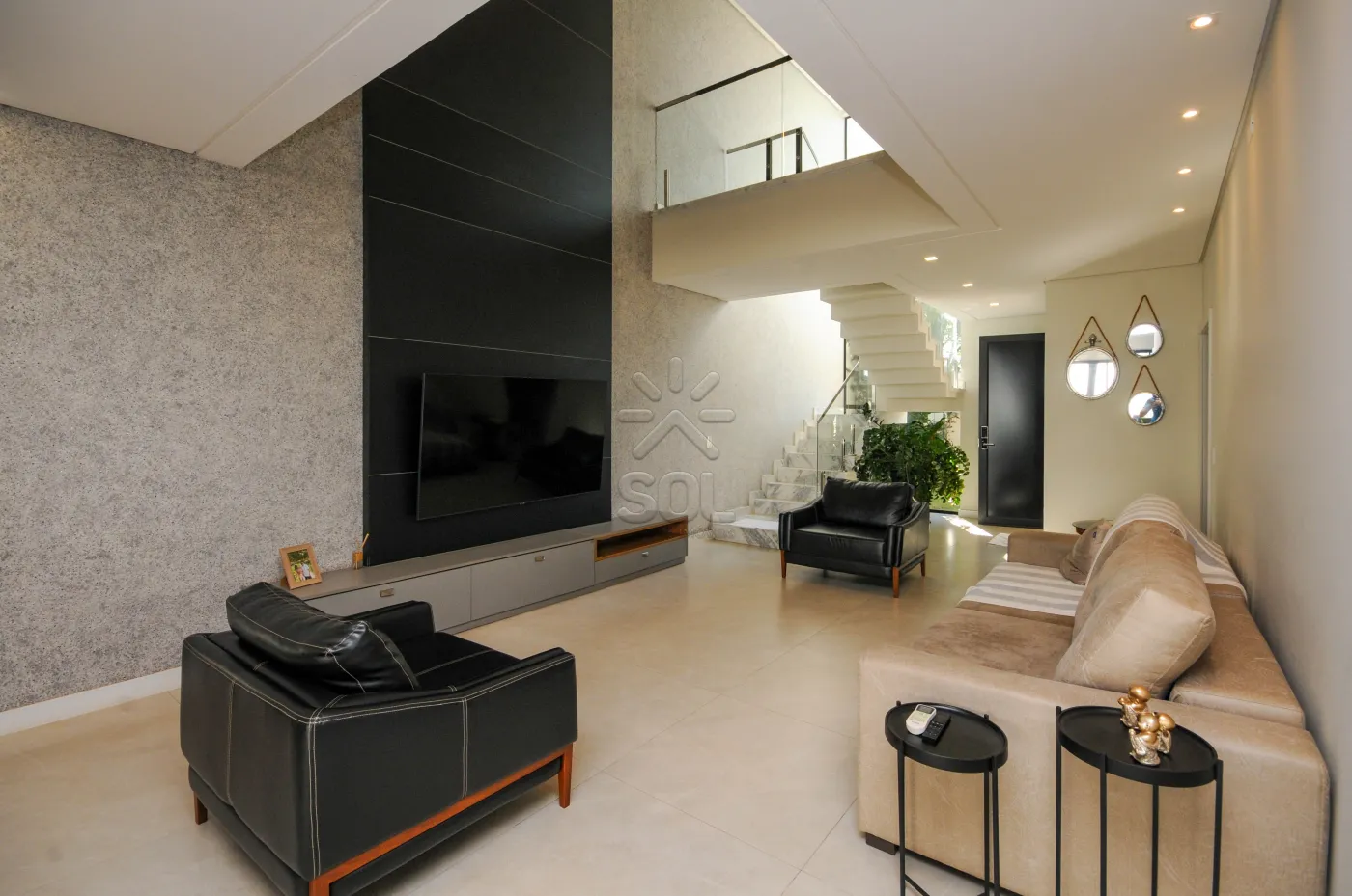 Sobrado totalmente mobiliado à venda no Jardim Lancaster, em Foz do Iguaçu/PR - 298m² | 3 quartos | Piscina