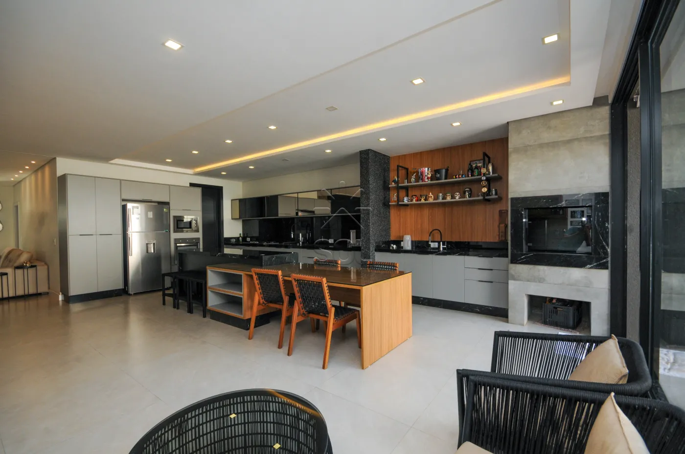 Sobrado totalmente mobiliado à venda no Jardim Lancaster, em Foz do Iguaçu/PR - 298m² | 3 quartos | Piscina