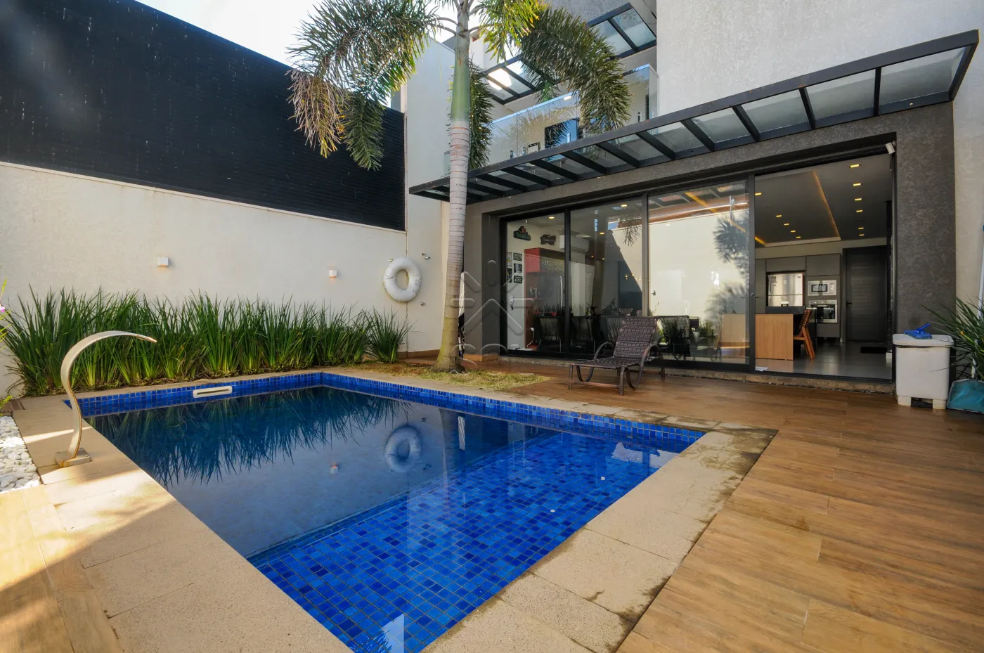 Sobrado totalmente mobiliado à venda no Jardim Lancaster, em Foz do Iguaçu/PR - 298m² | 3 quartos | Piscina