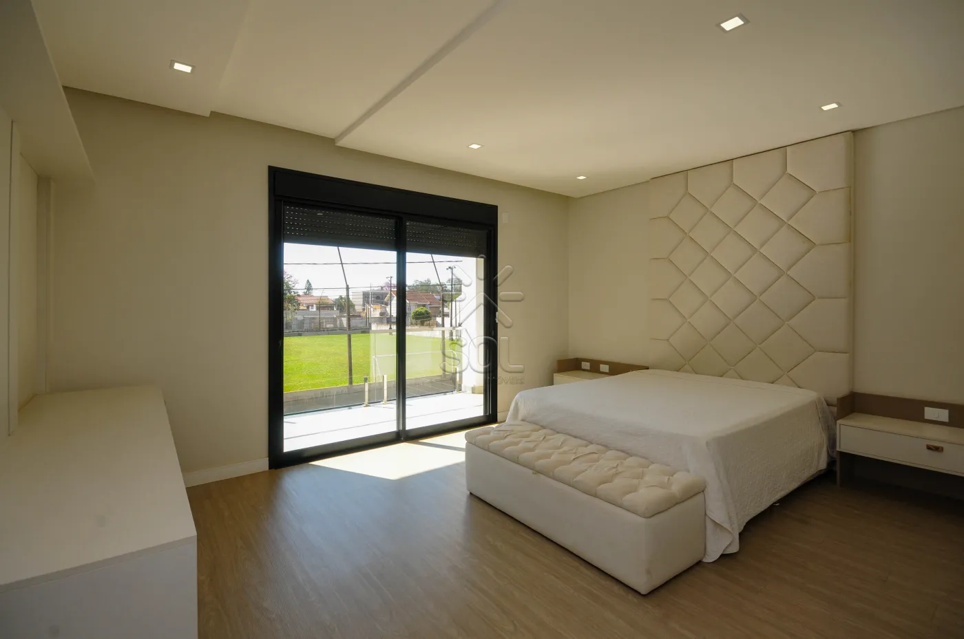 Sobrado totalmente mobiliado à venda no Jardim Lancaster, em Foz do Iguaçu/PR - 298m² | 3 quartos | Piscina