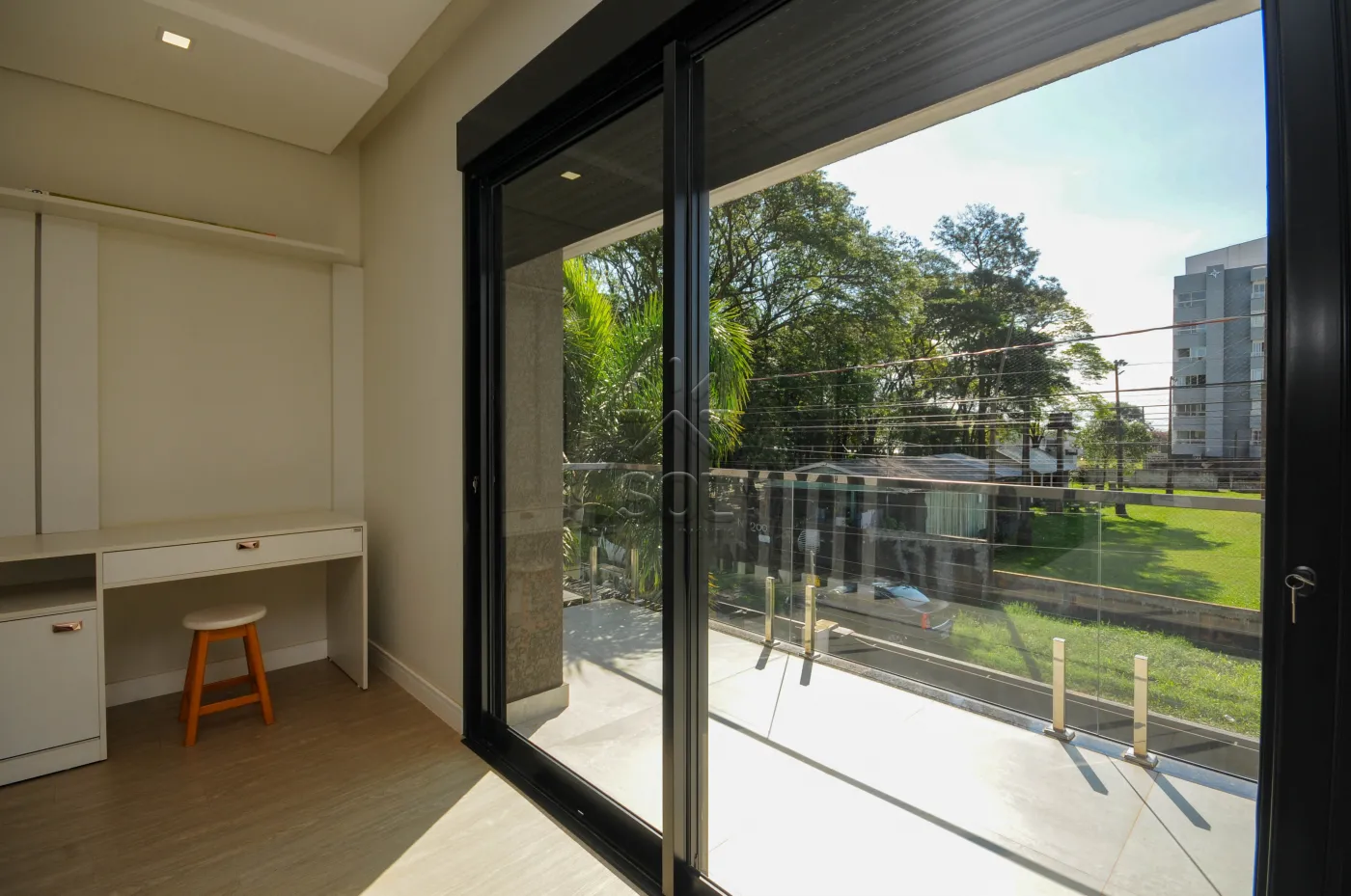 Sobrado totalmente mobiliado à venda no Jardim Lancaster, em Foz do Iguaçu/PR - 298m² | 3 quartos | Piscina
