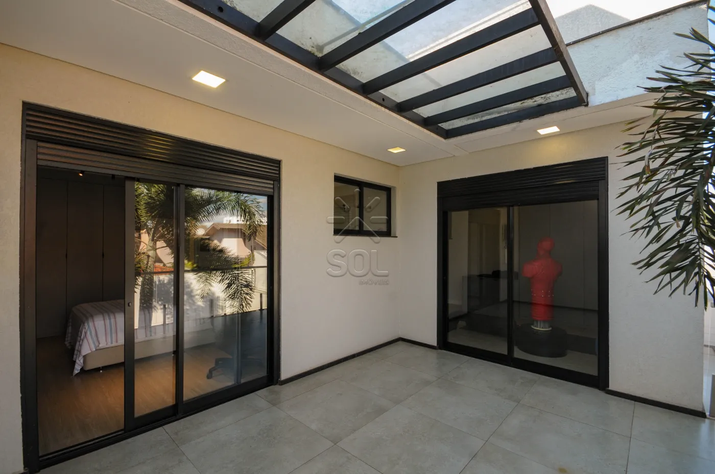 Sobrado totalmente mobiliado à venda no Jardim Lancaster, em Foz do Iguaçu/PR - 298m² | 3 quartos | Piscina