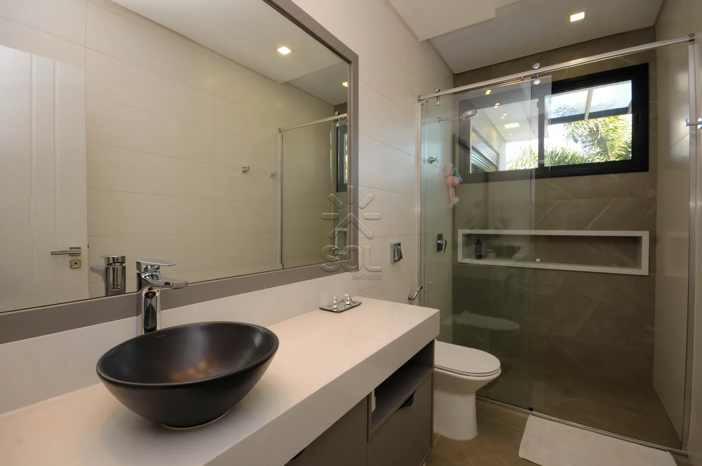 Sobrado totalmente mobiliado à venda no Jardim Lancaster, em Foz do Iguaçu/PR - 298m² | 3 quartos | Piscina