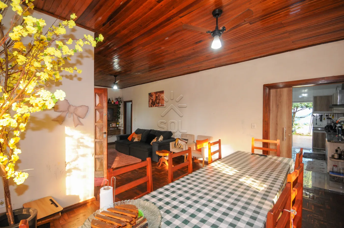 Casa ampla de esquina à venda no Campos do Iguaçu, em Foz do Iguaçu/PR - 334,35m² | 5 quartos | 990m² de terreno