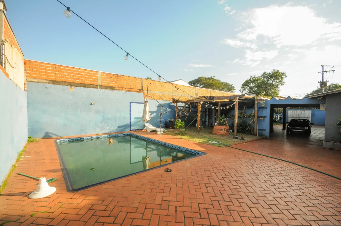 Casa ampla de esquina à venda no Campos do Iguaçu, em Foz do Iguaçu/PR - 334,35m² | 5 quartos | 990m² de terreno