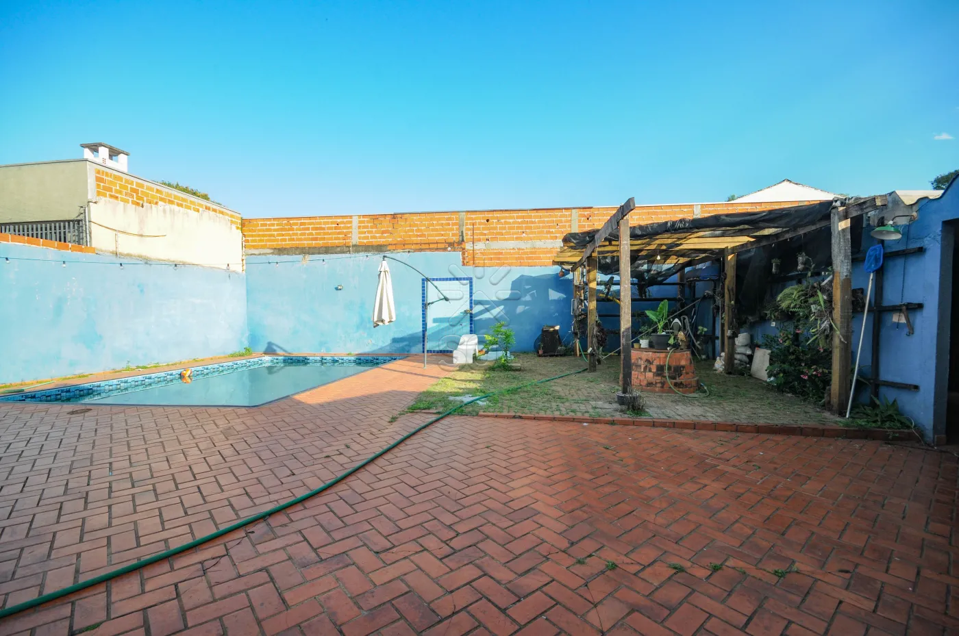 Casa ampla de esquina à venda no Campos do Iguaçu, em Foz do Iguaçu/PR - 334,35m² | 5 quartos | 990m² de terreno
