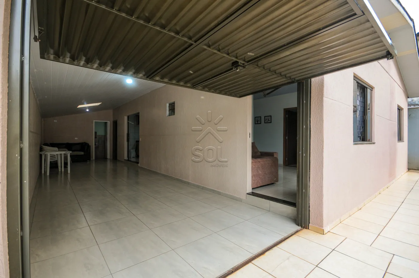 Casa à venda no Novo Mundo, região de Três Lagoas, Foz do Iguaçu/PR - 160m² | 3 quartos | 360m² de terreno