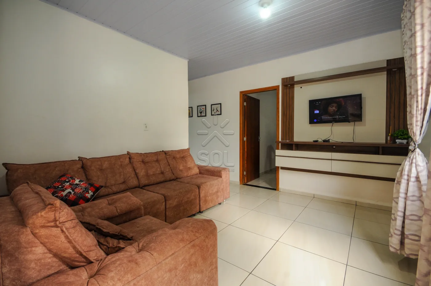 Casa à venda no Novo Mundo, região de Três Lagoas, Foz do Iguaçu/PR - 160m² | 3 quartos | 360m² de terreno
