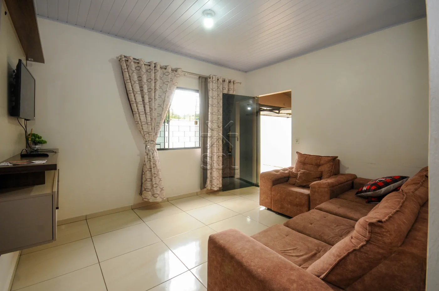 Casa à venda no Novo Mundo, região de Três Lagoas, Foz do Iguaçu/PR - 160m² | 3 quartos | 360m² de terreno