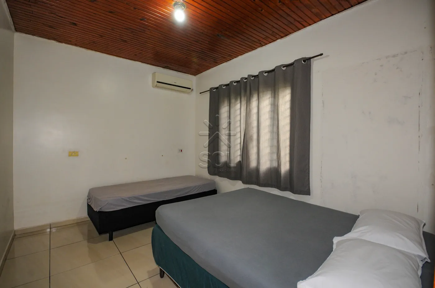 Casa à venda no Novo Mundo, região de Três Lagoas, Foz do Iguaçu/PR - 160m² | 3 quartos | 360m² de terreno