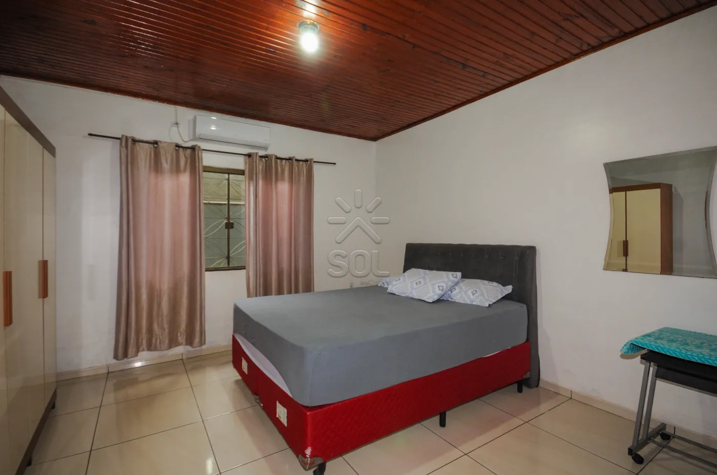 Casa à venda no Novo Mundo, região de Três Lagoas, Foz do Iguaçu/PR - 160m² | 3 quartos | 360m² de terreno