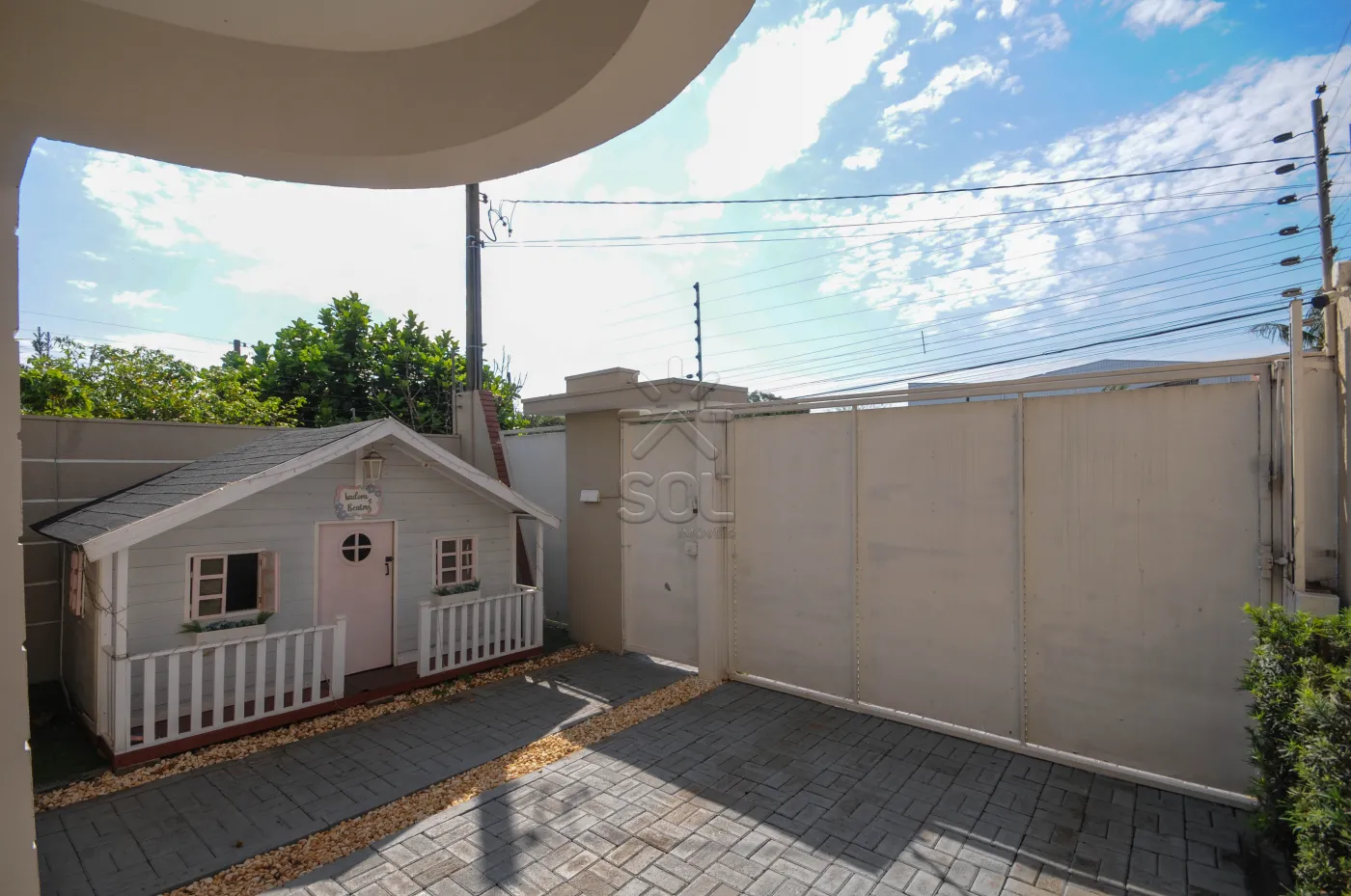 Sobrado de alto padrão à venda no Jardim Dom Pedro I em Foz do Iguaçu/PR - 246,82m² | 3 quartos | Piscina aquecida