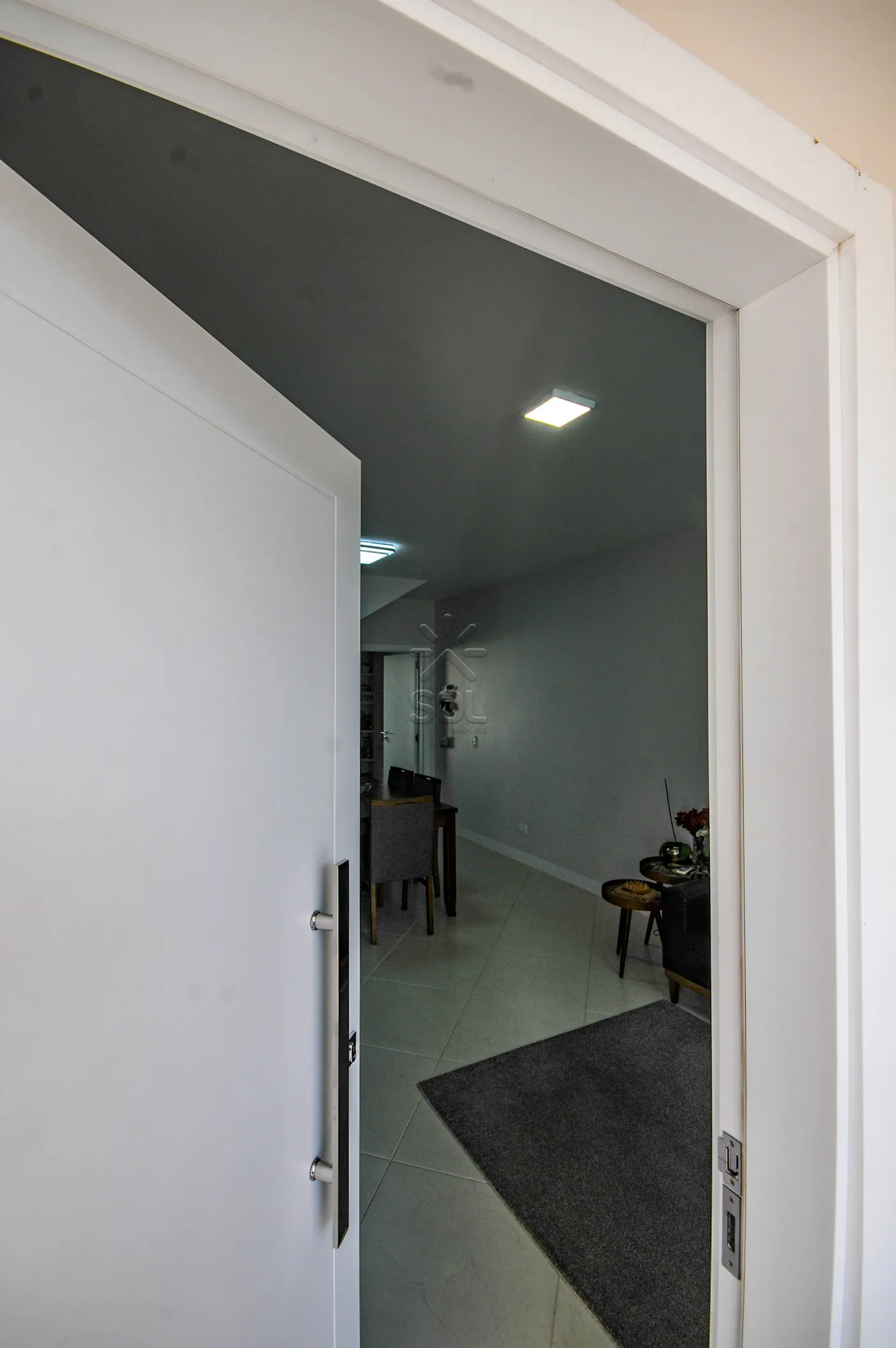 Sobrado de alto padrão à venda no Jardim Dom Pedro I em Foz do Iguaçu/PR - 246,82m² | 3 quartos | Piscina aquecida